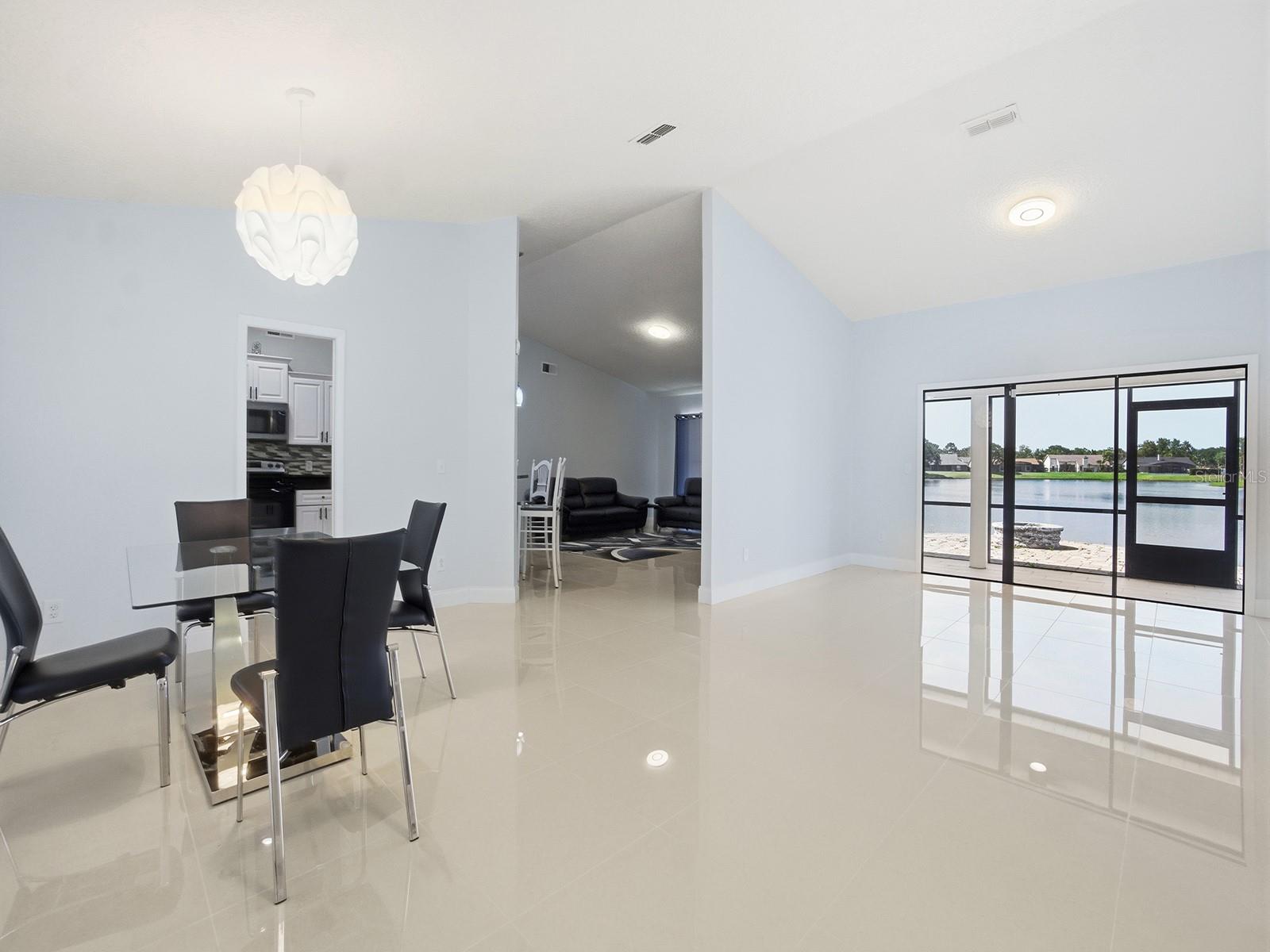 14712 Eagles Crossing Dr Property Photo 3