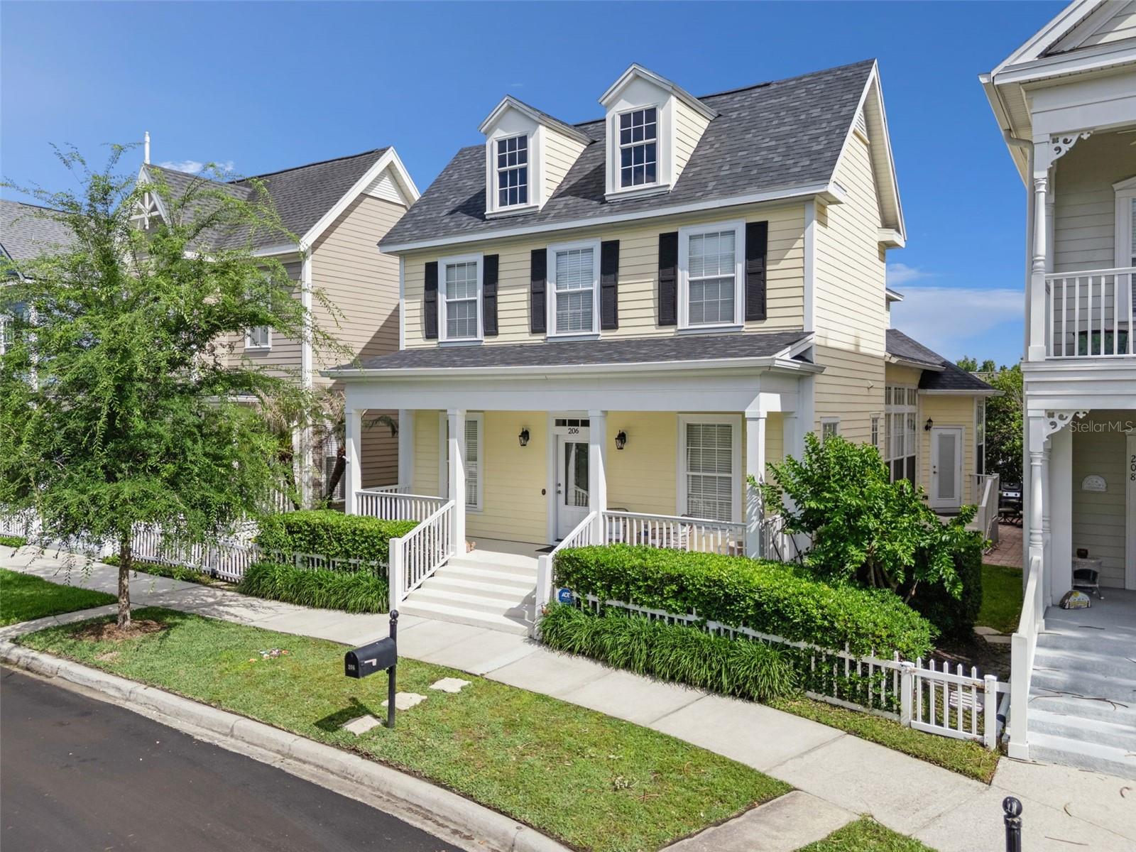 206 NORFOLK PL