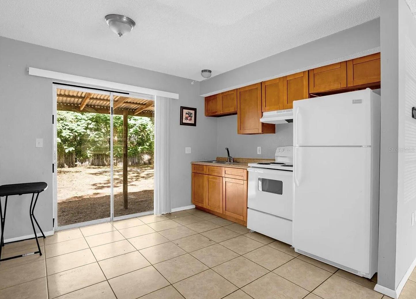 15115 Omaha St Property Photo 4