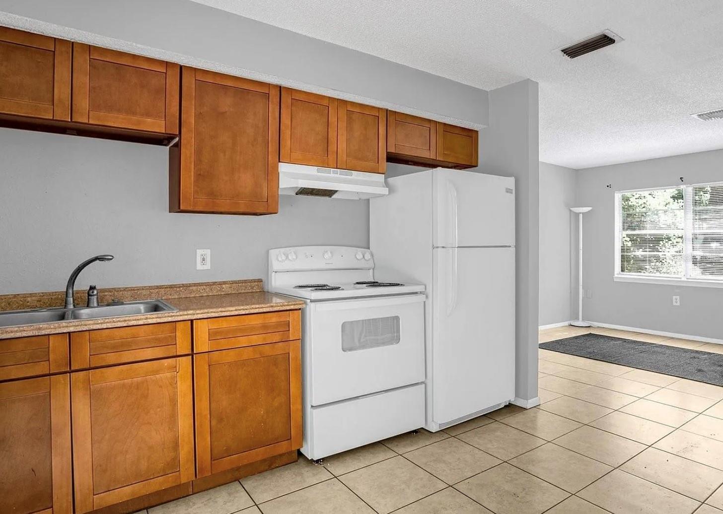 15115 Omaha St Property Photo 5
