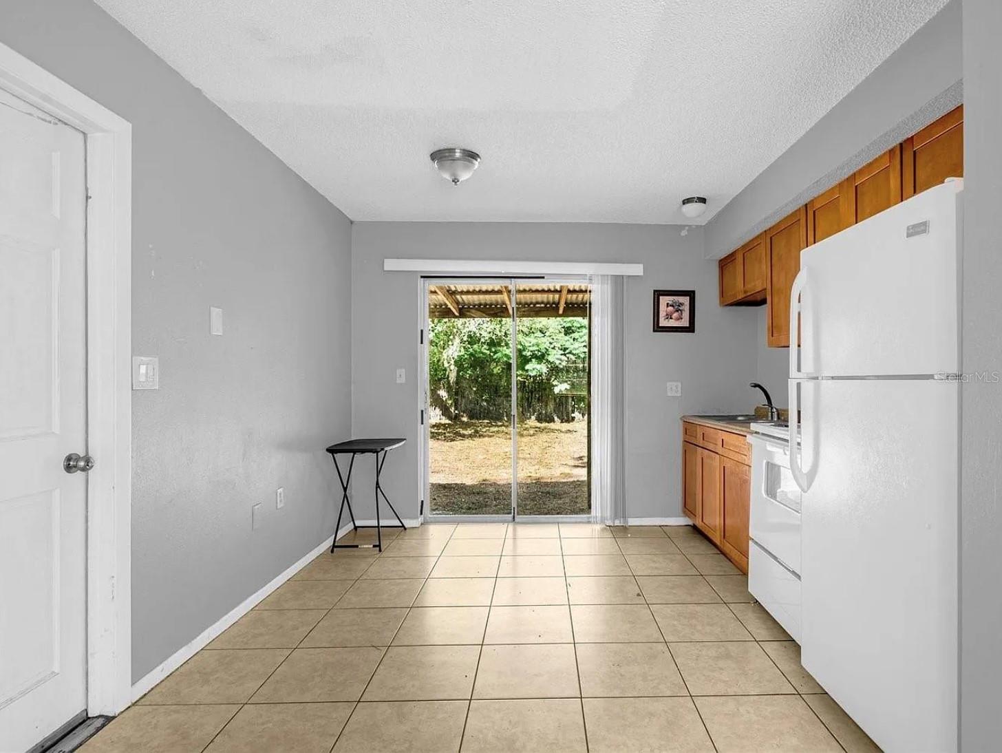 15115 Omaha St Property Photo 6