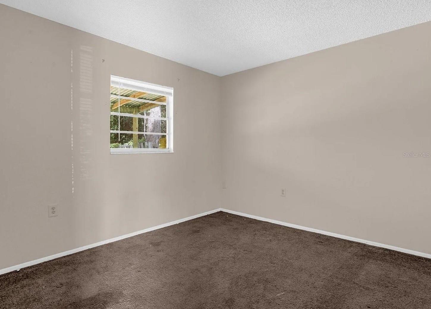 15115 Omaha St Property Photo 11
