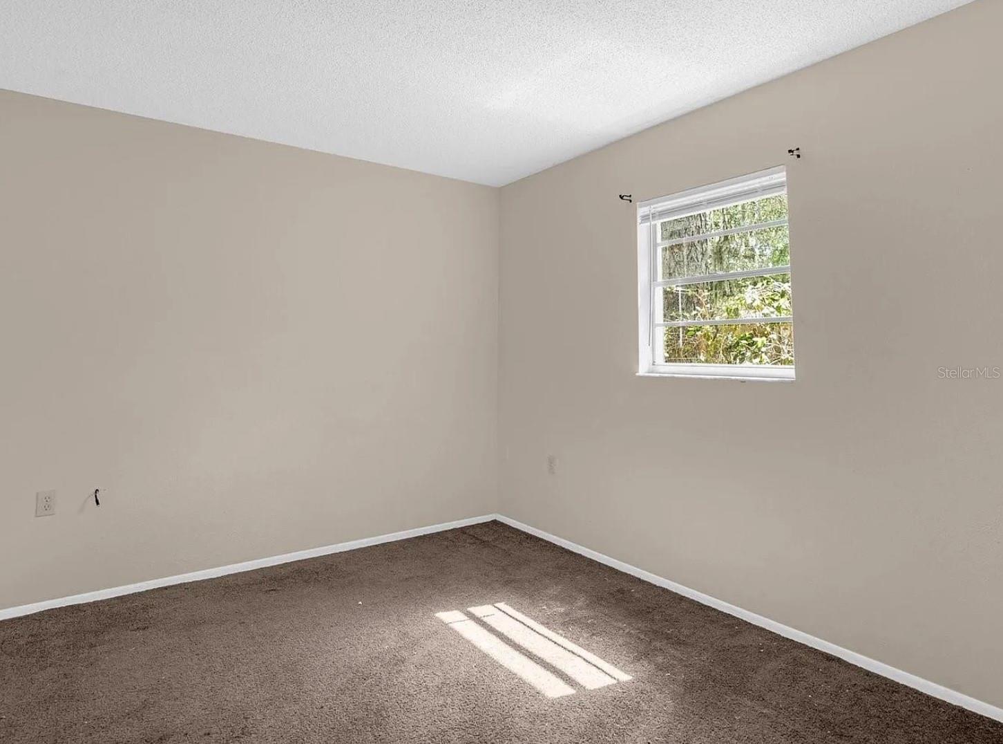 15115 Omaha St Property Photo 12
