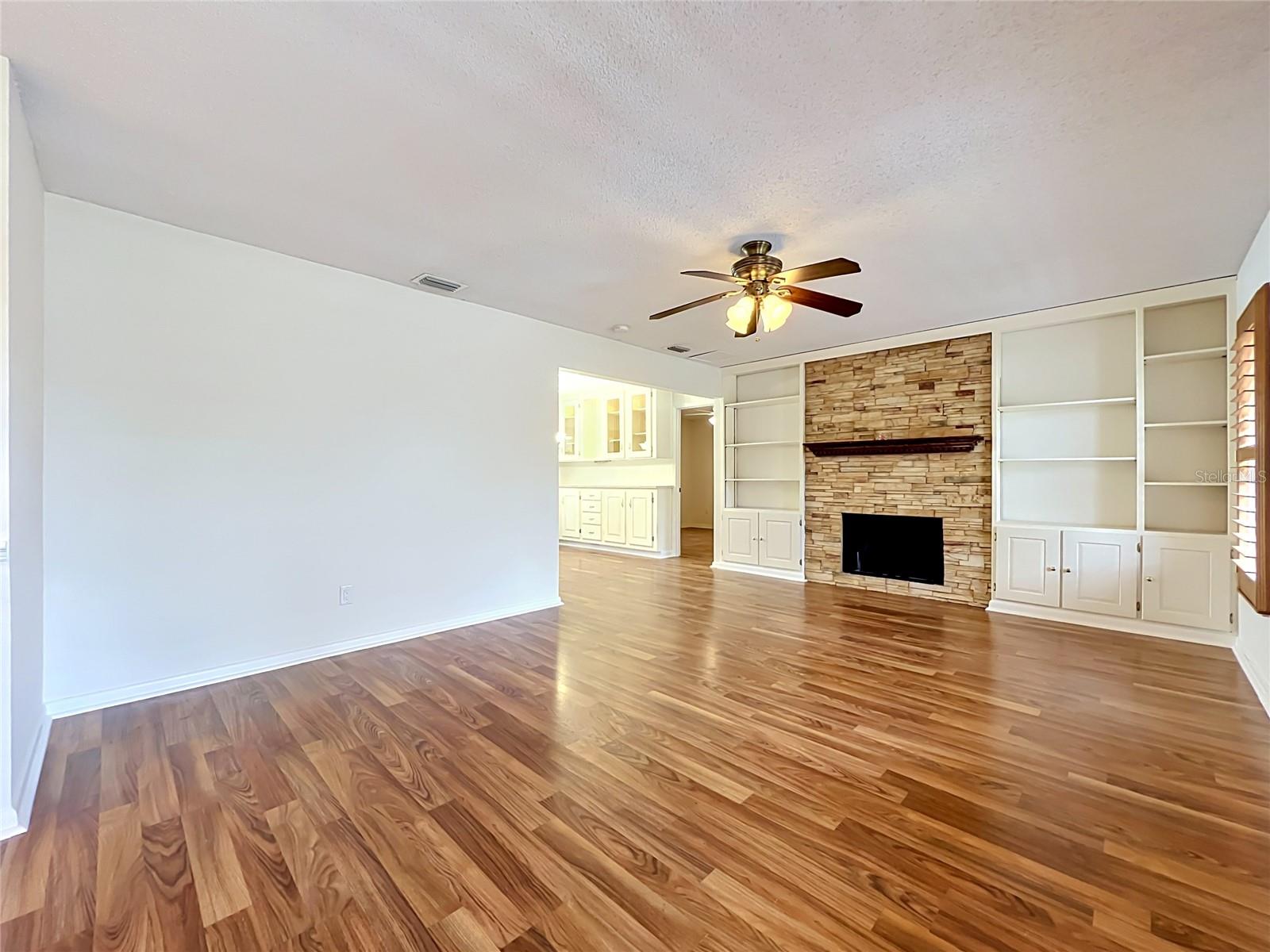 105 Cedar Oak Trl Property Photo 10