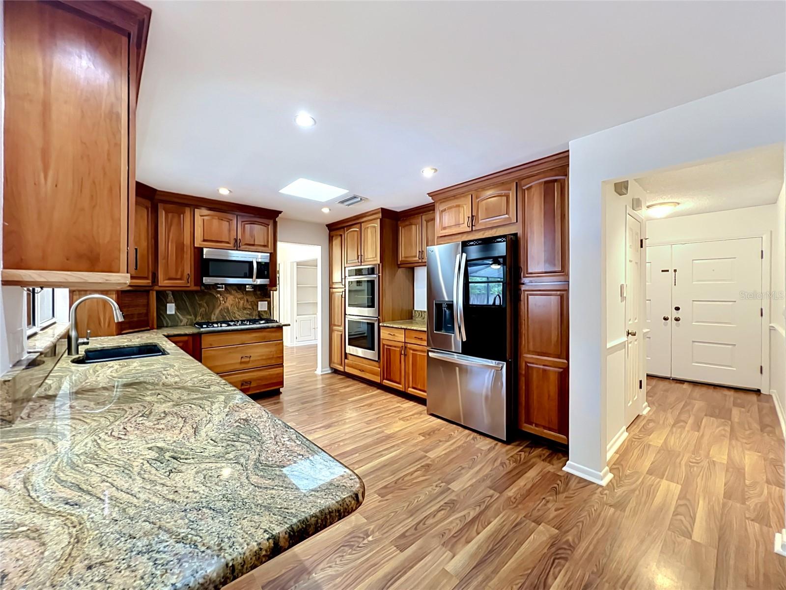 105 Cedar Oak Trl Property Photo 18