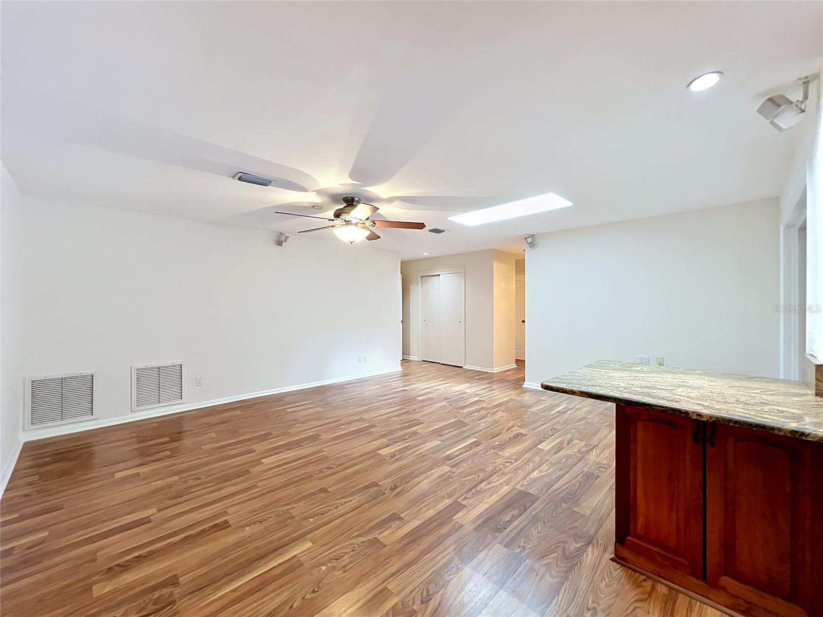 105 Cedar Oak Trl Property Photo 28