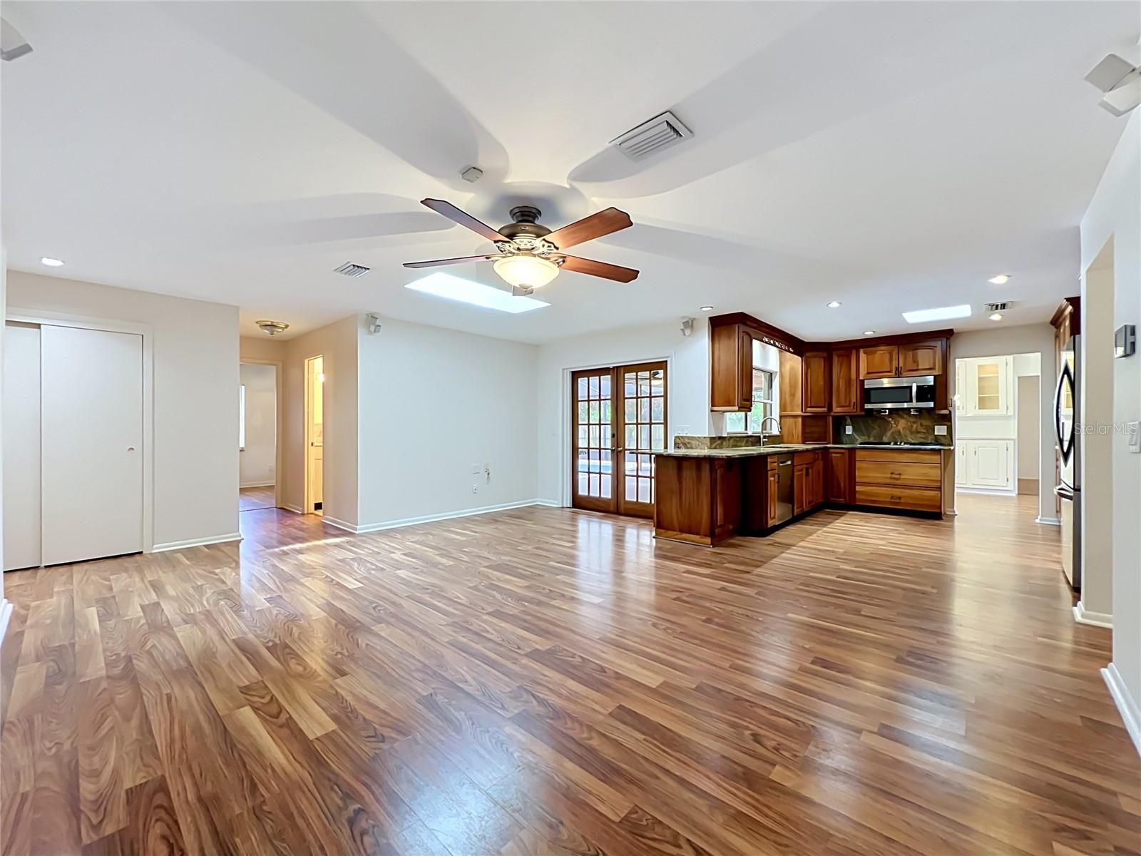 105 Cedar Oak Trl Property Photo 32