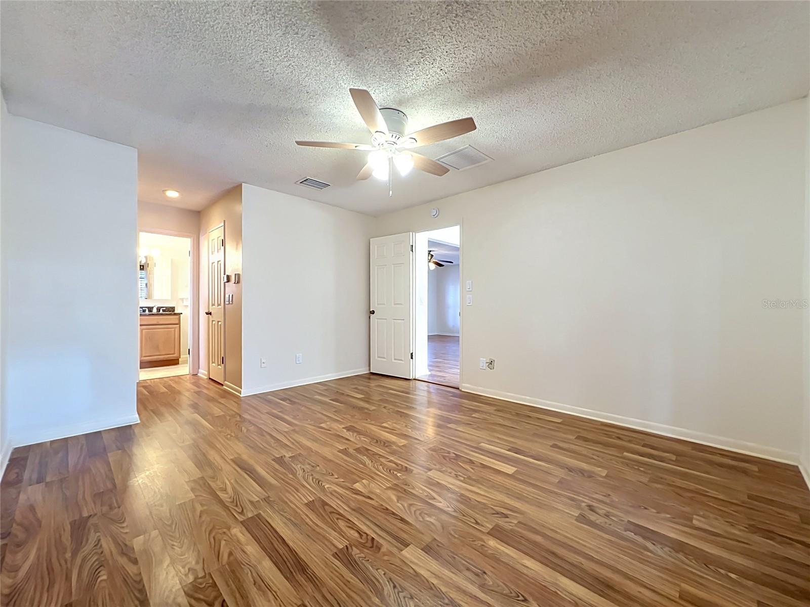 105 Cedar Oak Trl Property Photo 34