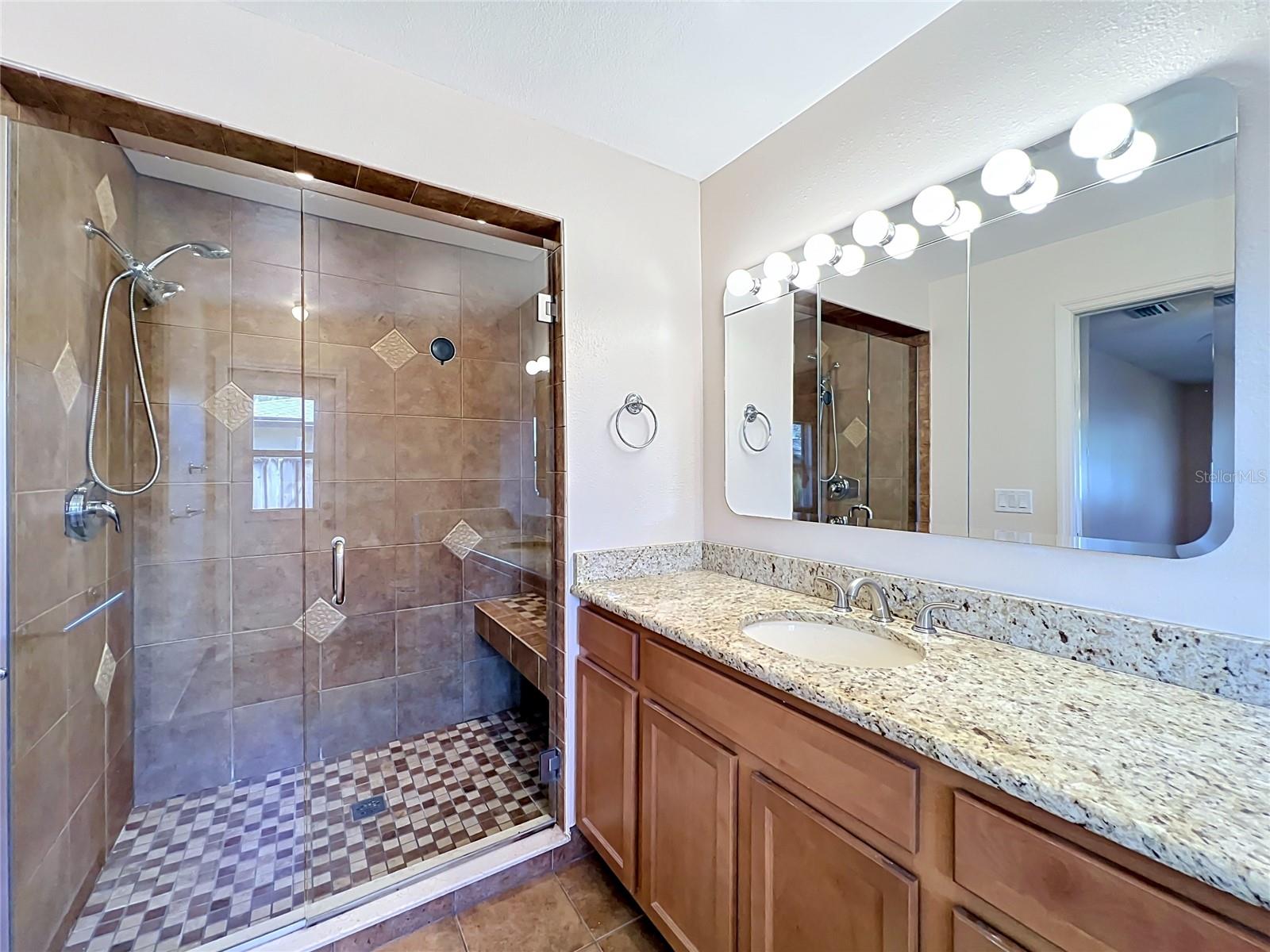 105 Cedar Oak Trl Property Photo 52