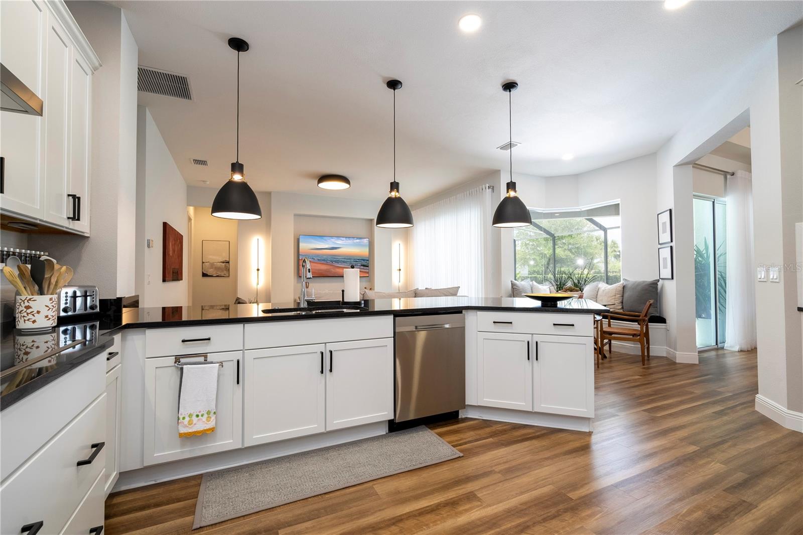 7181 Ryedale Ct Property Photo 21