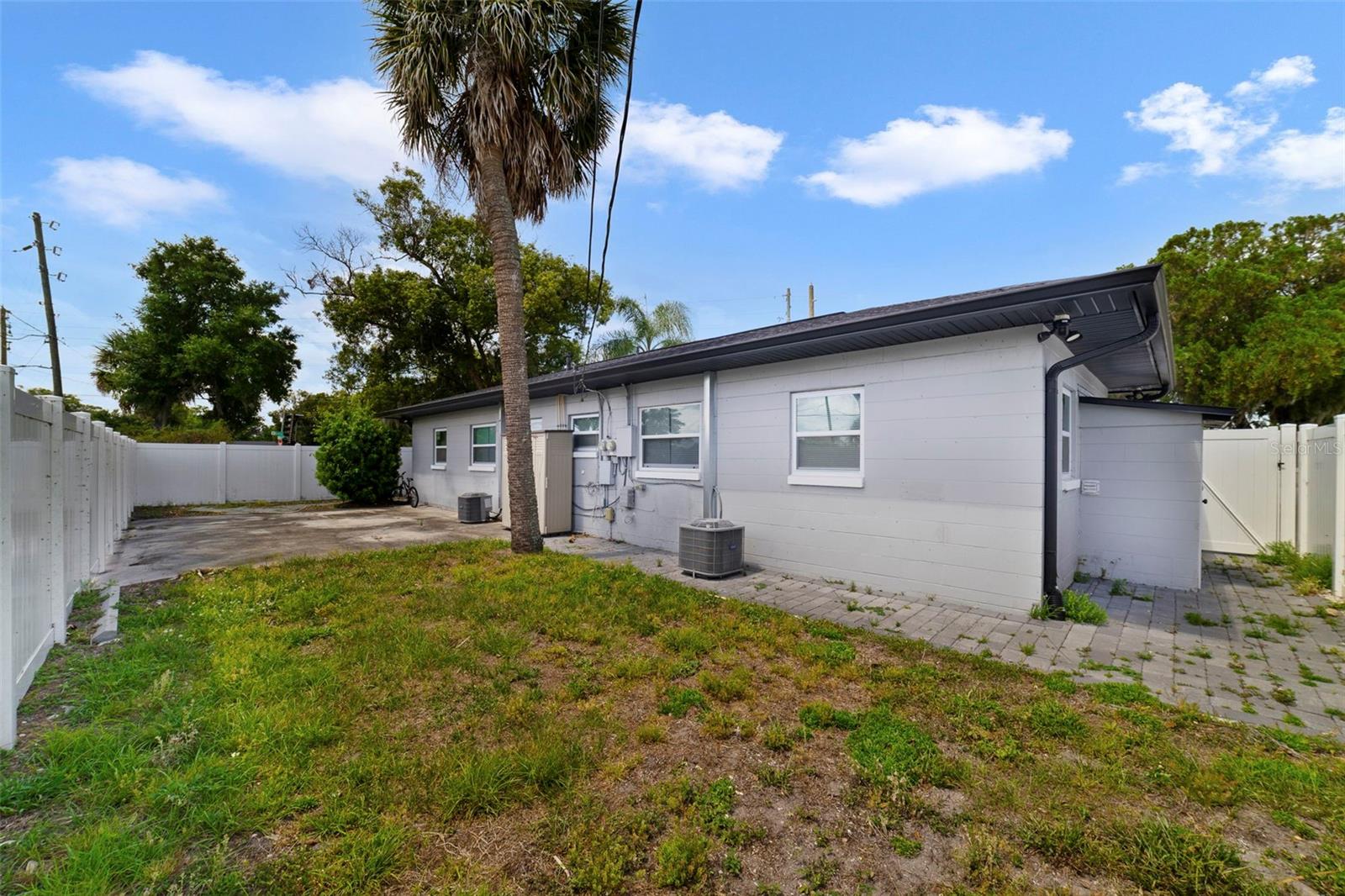 4521 Edgewater Dr #1 Property Photo 16