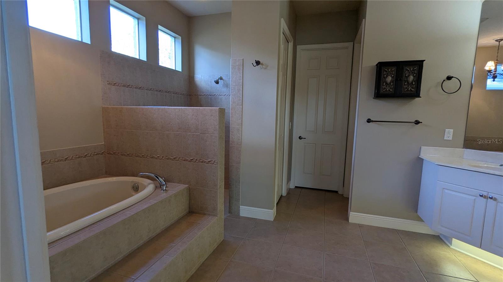 112 Hallstrom Ct Property Photo 19