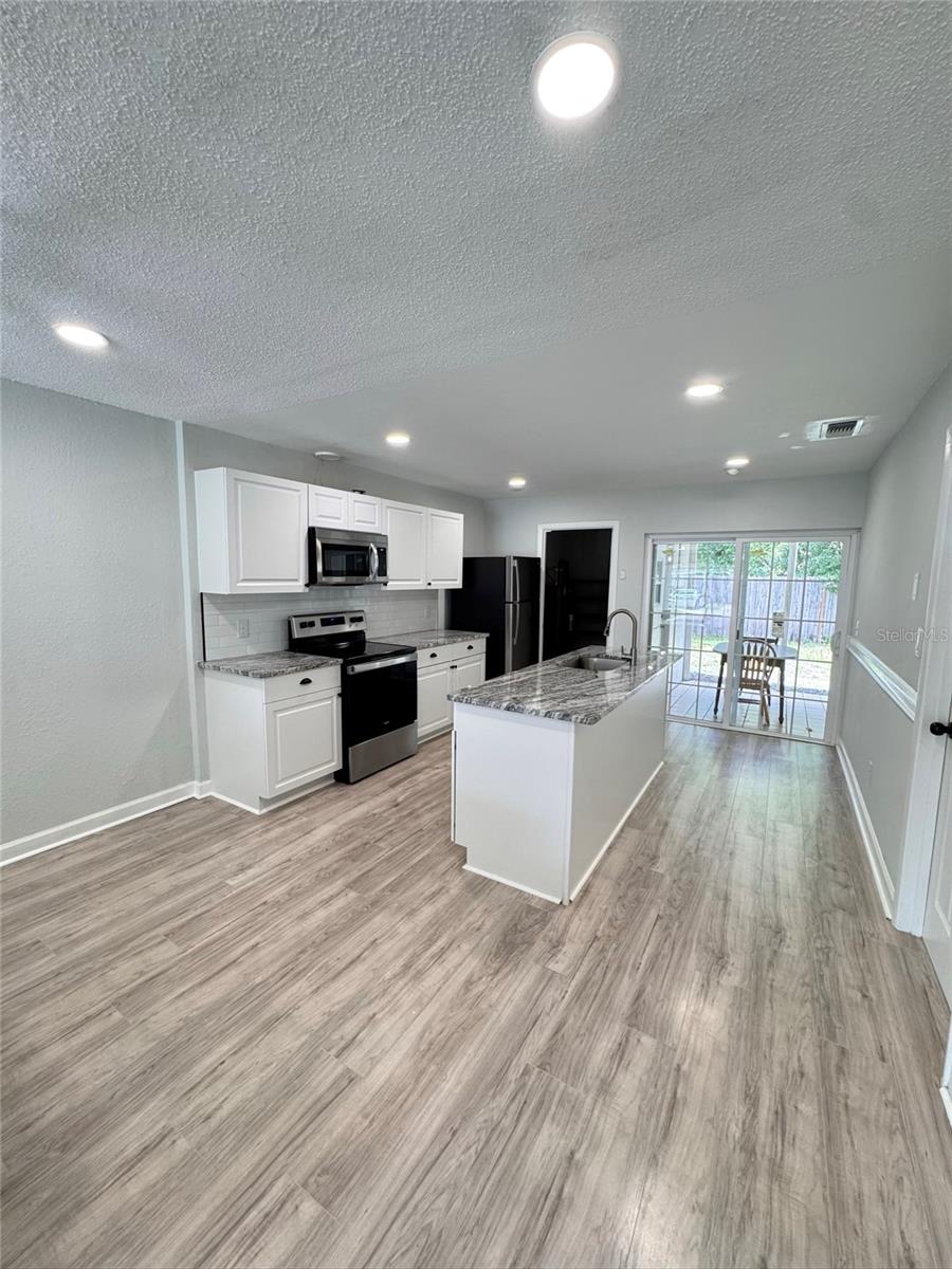 8043 Puffin Dr Property Photo 6
