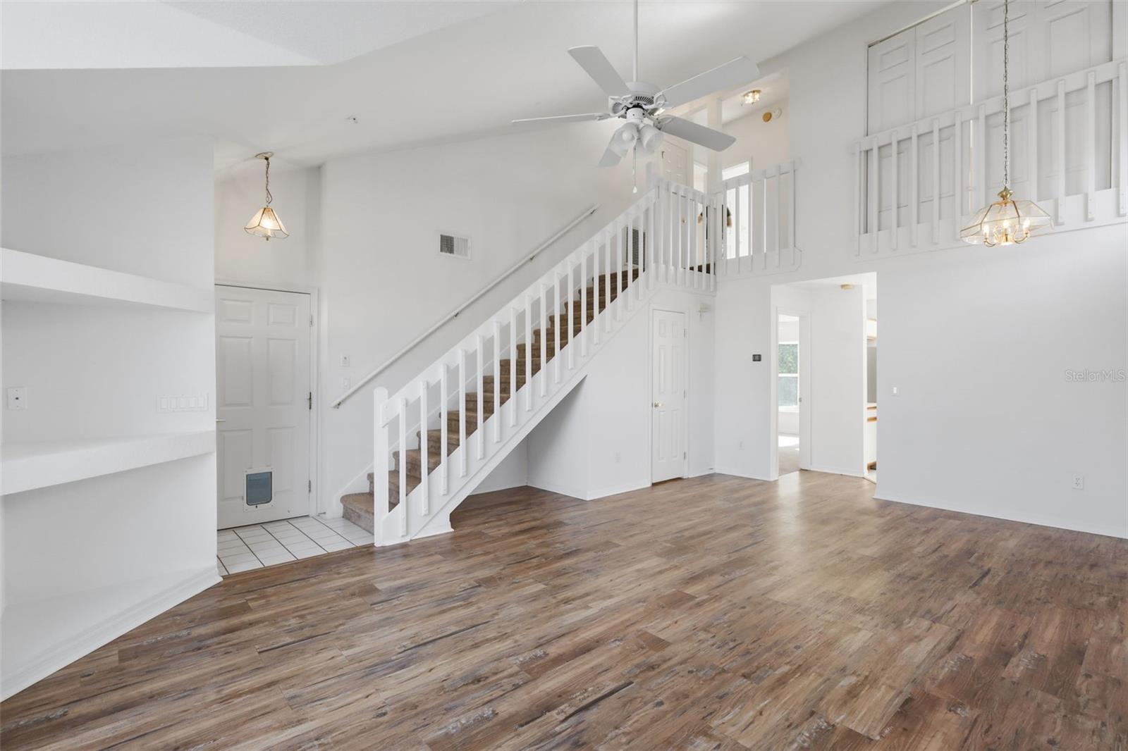 3374 Hamlet Loop Property Photo 9