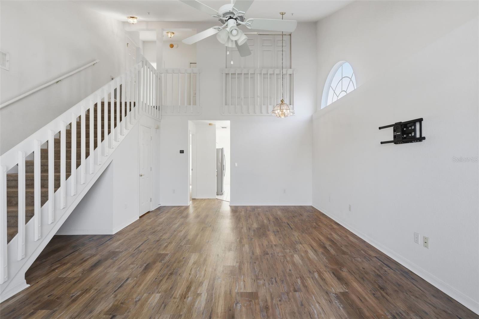 3374 Hamlet Loop Property Photo 10