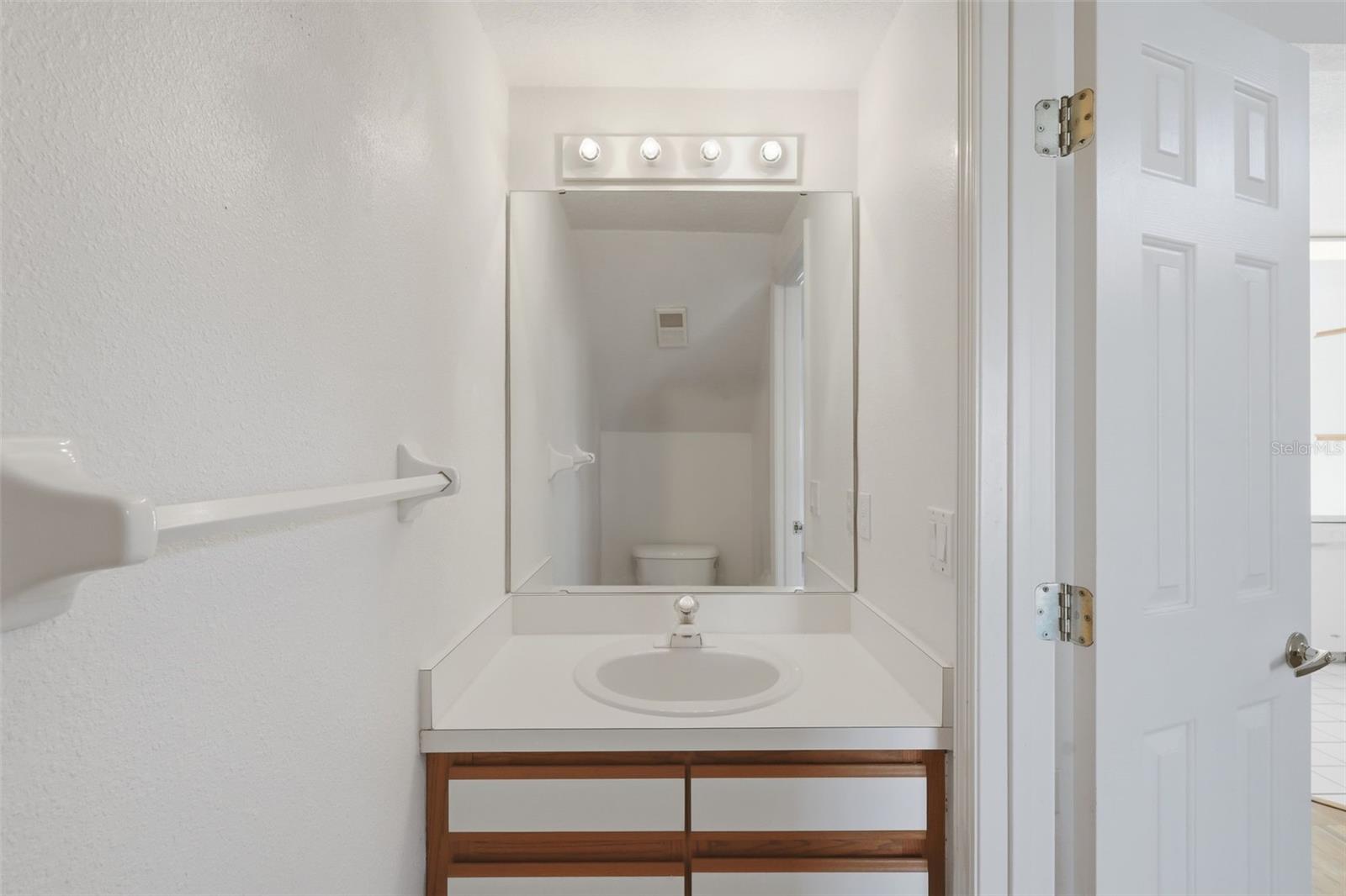 3374 Hamlet Loop Property Photo 14