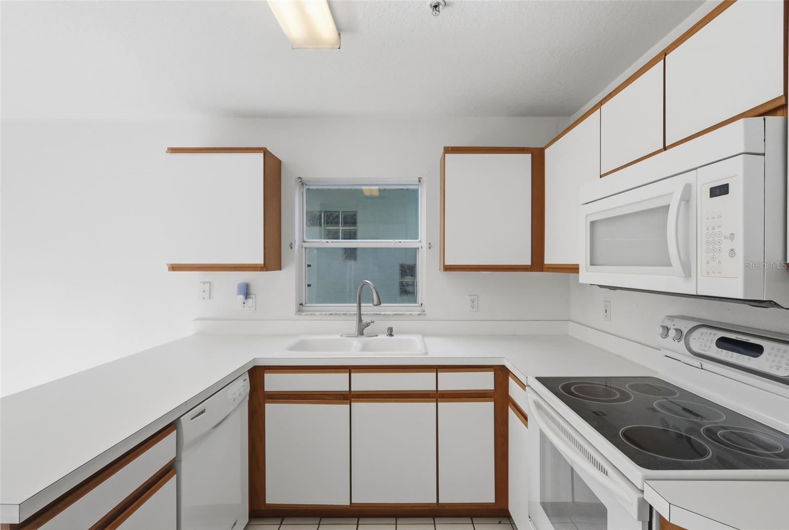 3374 Hamlet Loop Property Photo 17