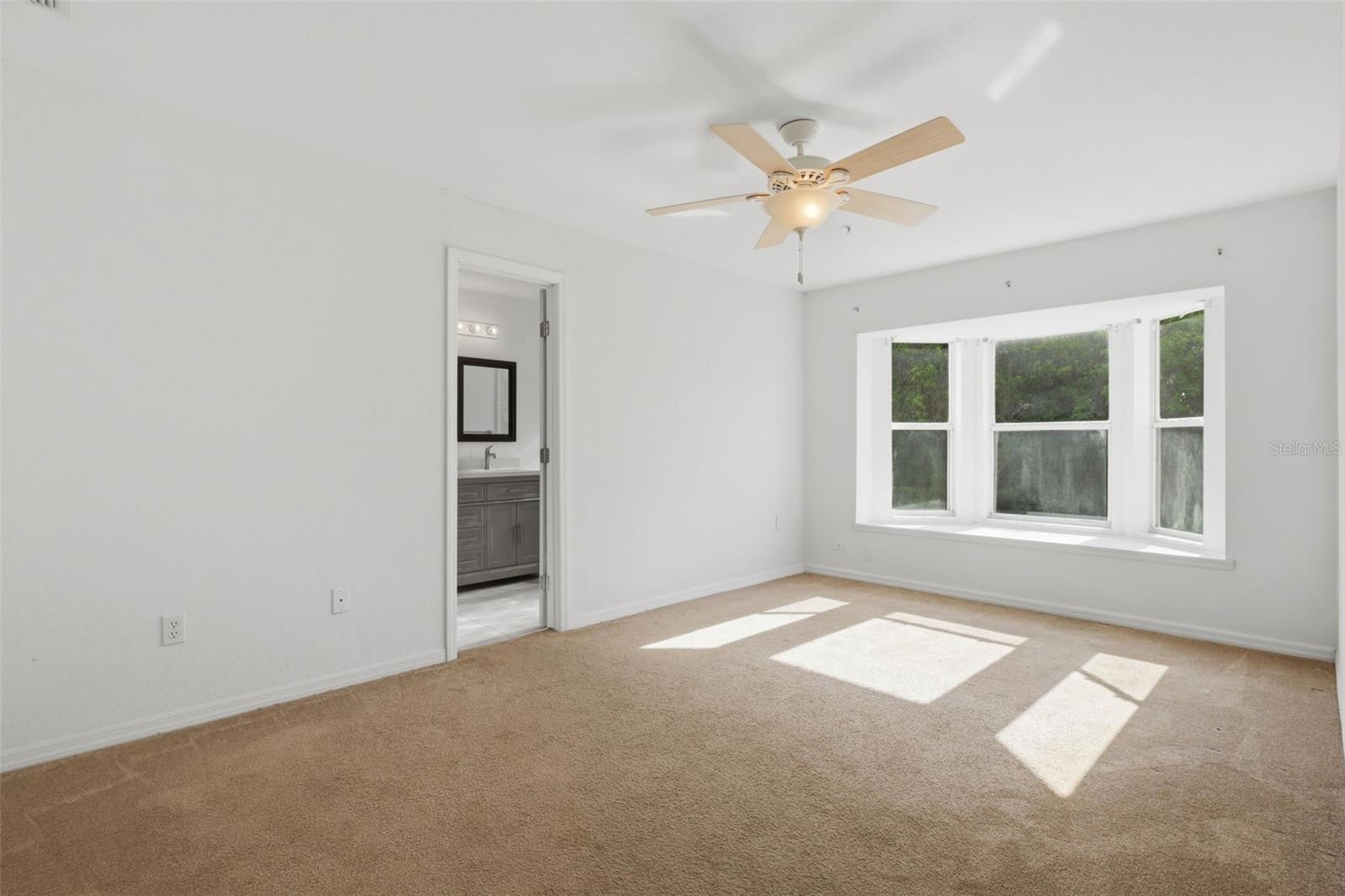 3374 Hamlet Loop Property Photo 24