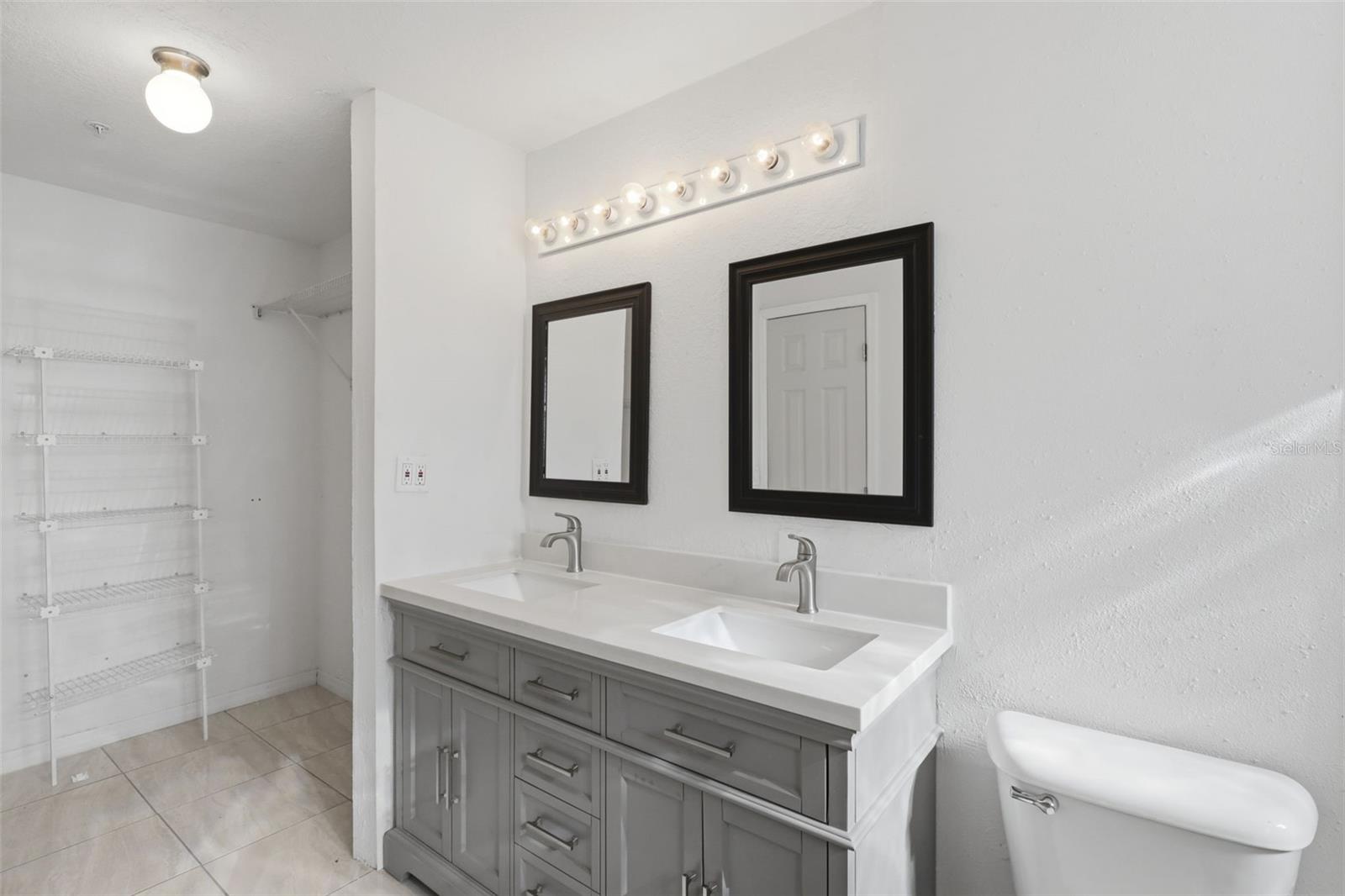 3374 Hamlet Loop Property Photo 25