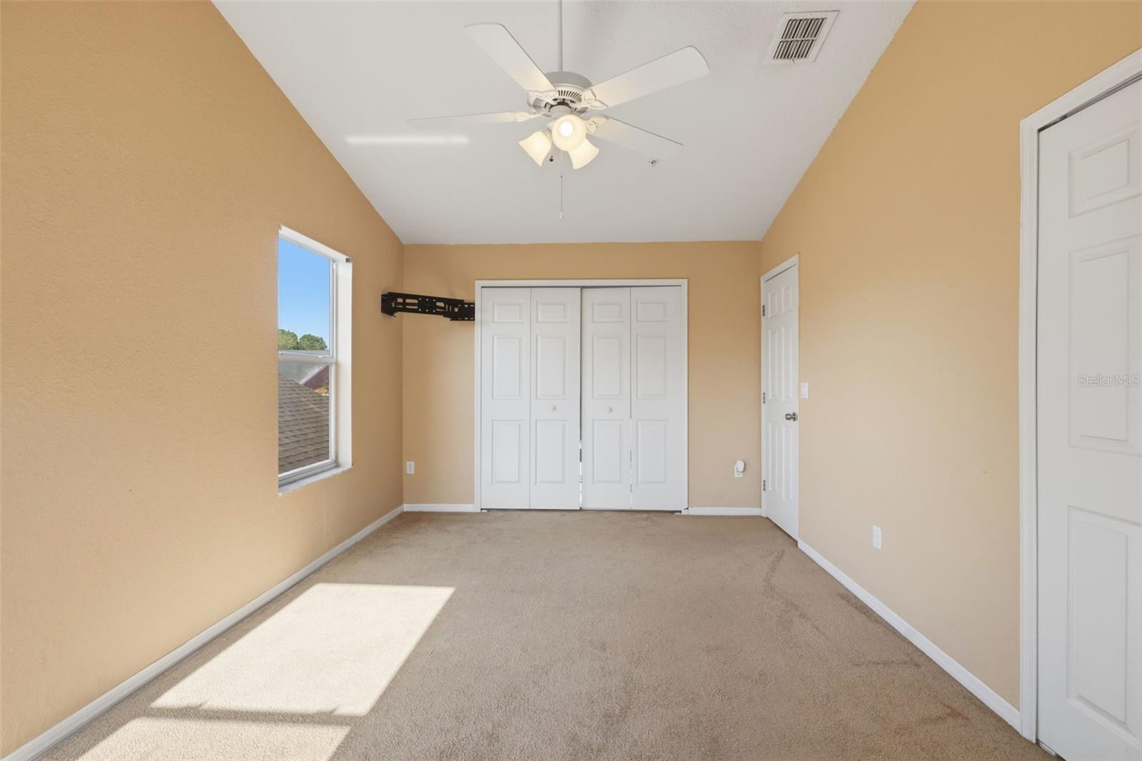 3374 Hamlet Loop Property Photo 31
