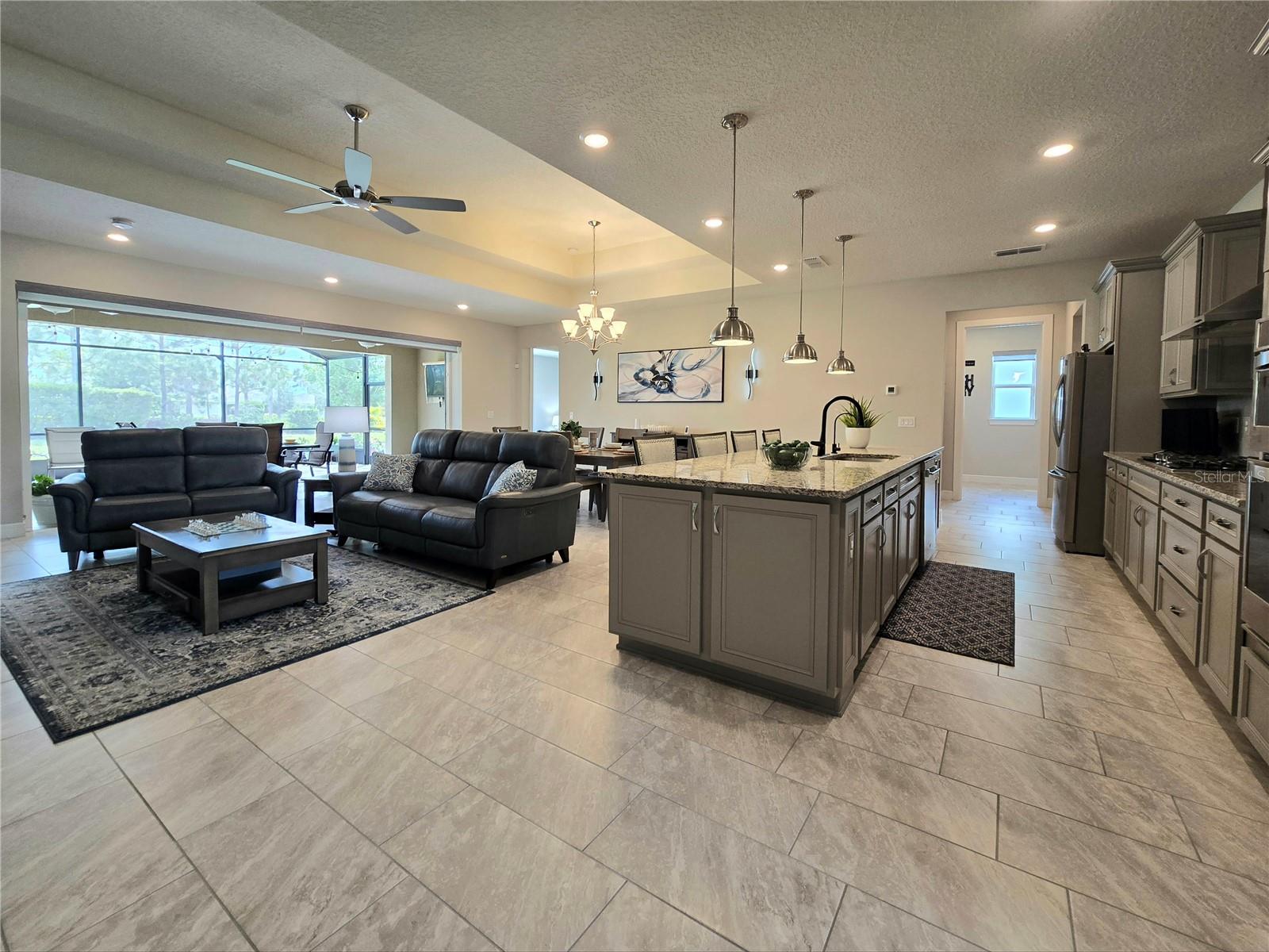 2743 River Creek Ln Property Photo 9