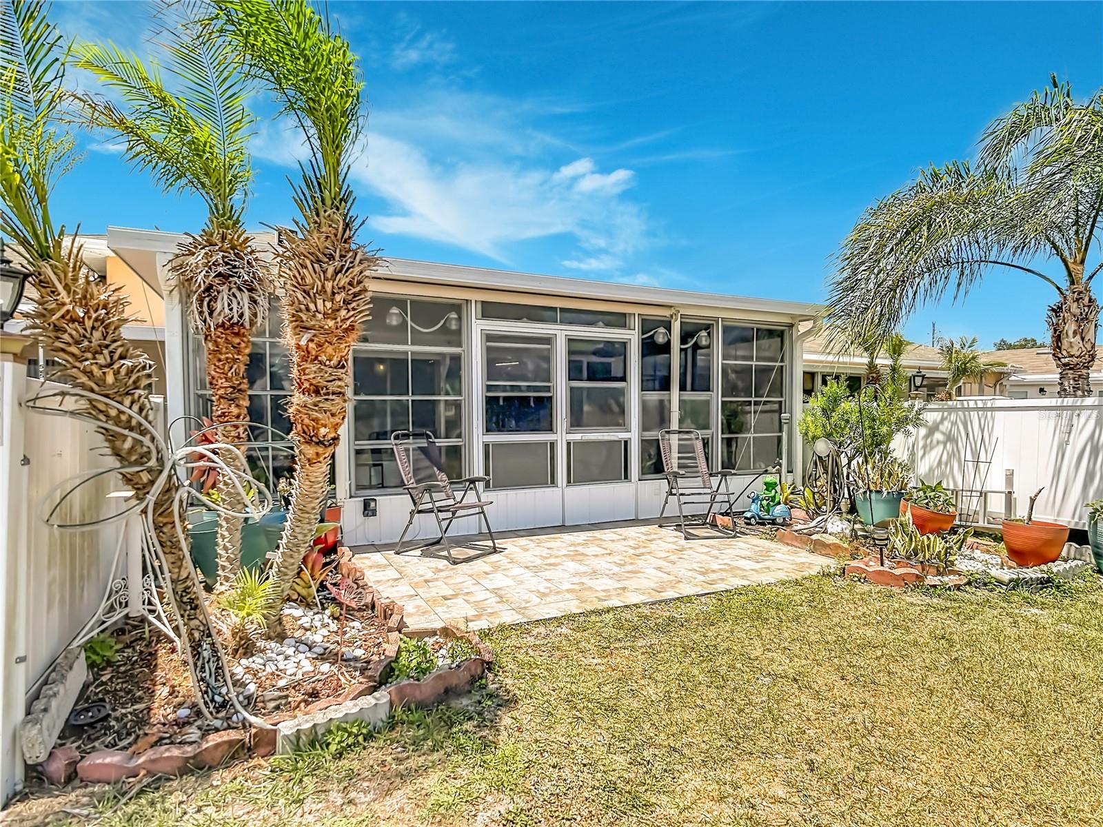 523 Club Cir Property Photo 15