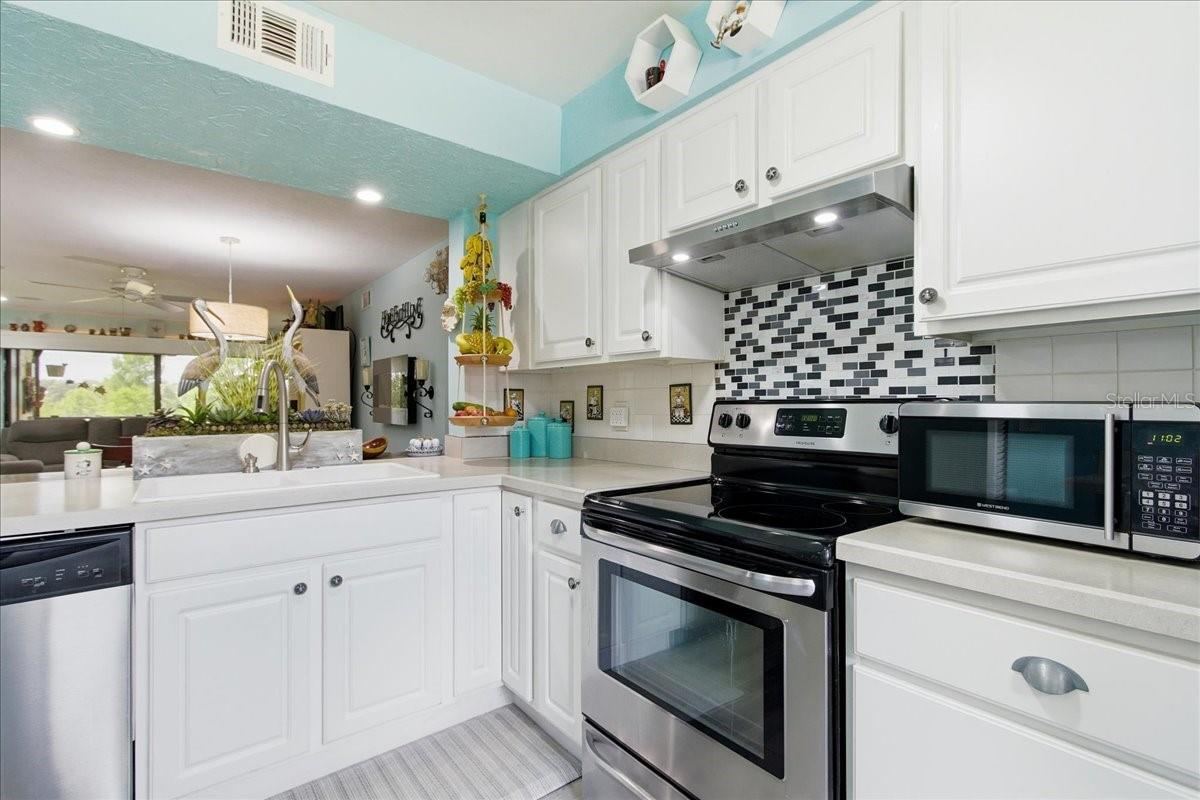 6111 Lake Pointe Dr #202 Property Photo 11
