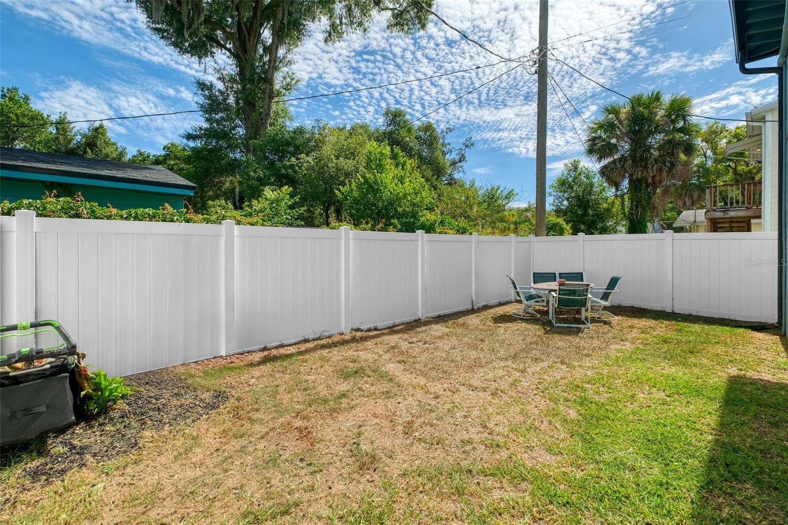 1427 Asher Ln Property Photo 23
