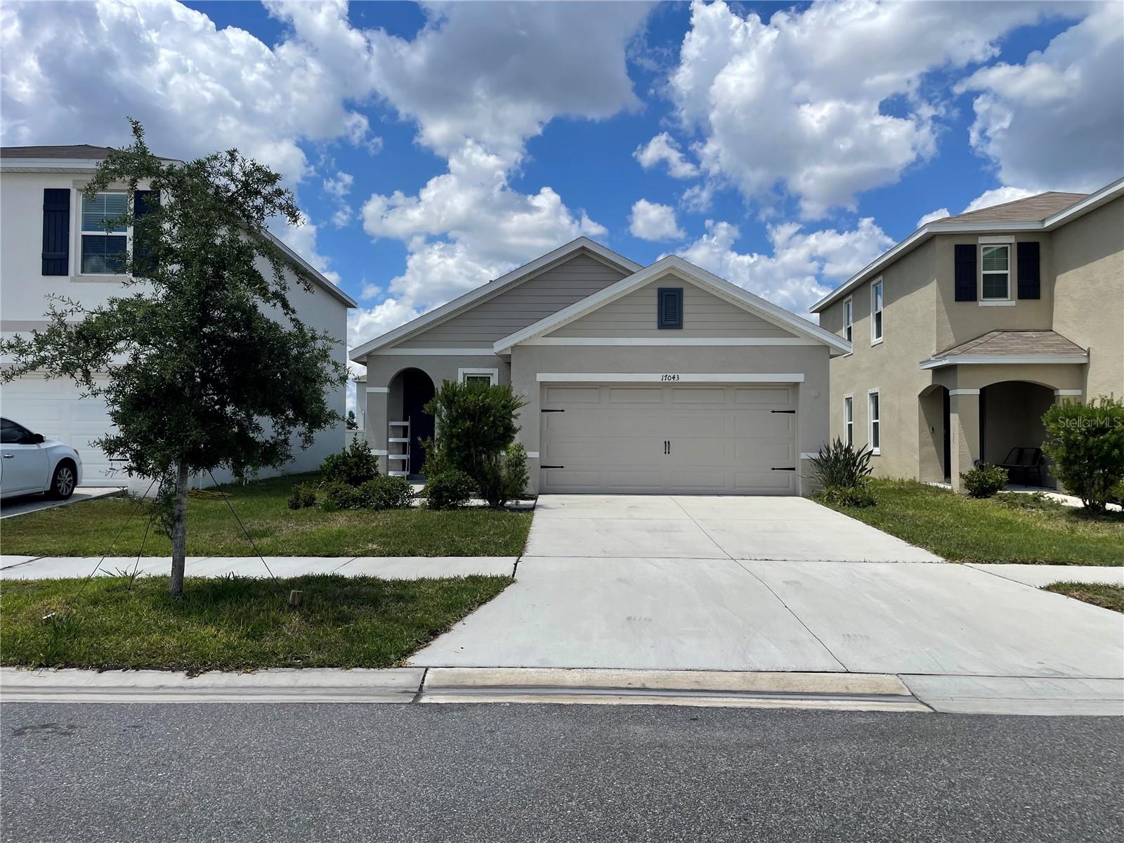 17043 Oval Rum Dr Property Photo 1