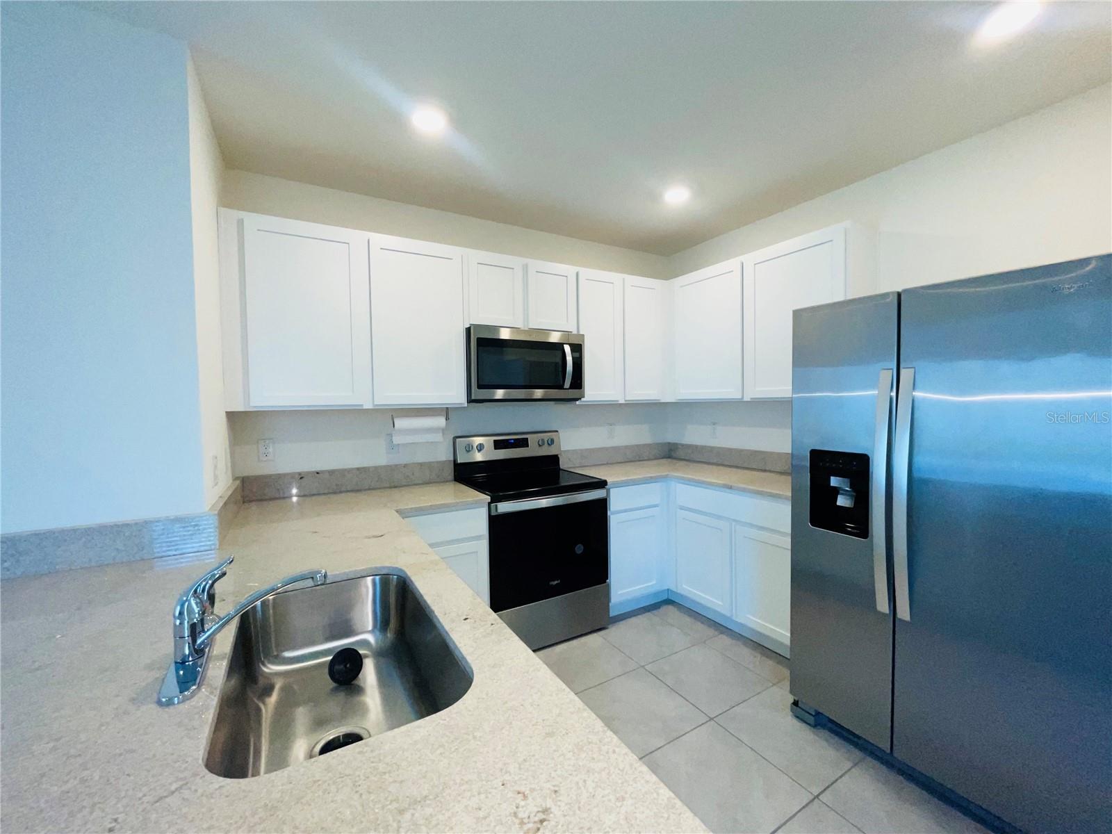 17043 Oval Rum Dr Property Photo 5