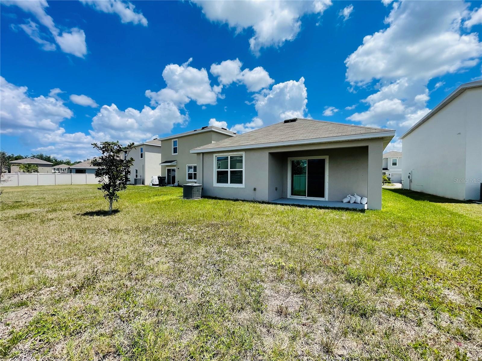 17043 Oval Rum Dr Property Photo 14