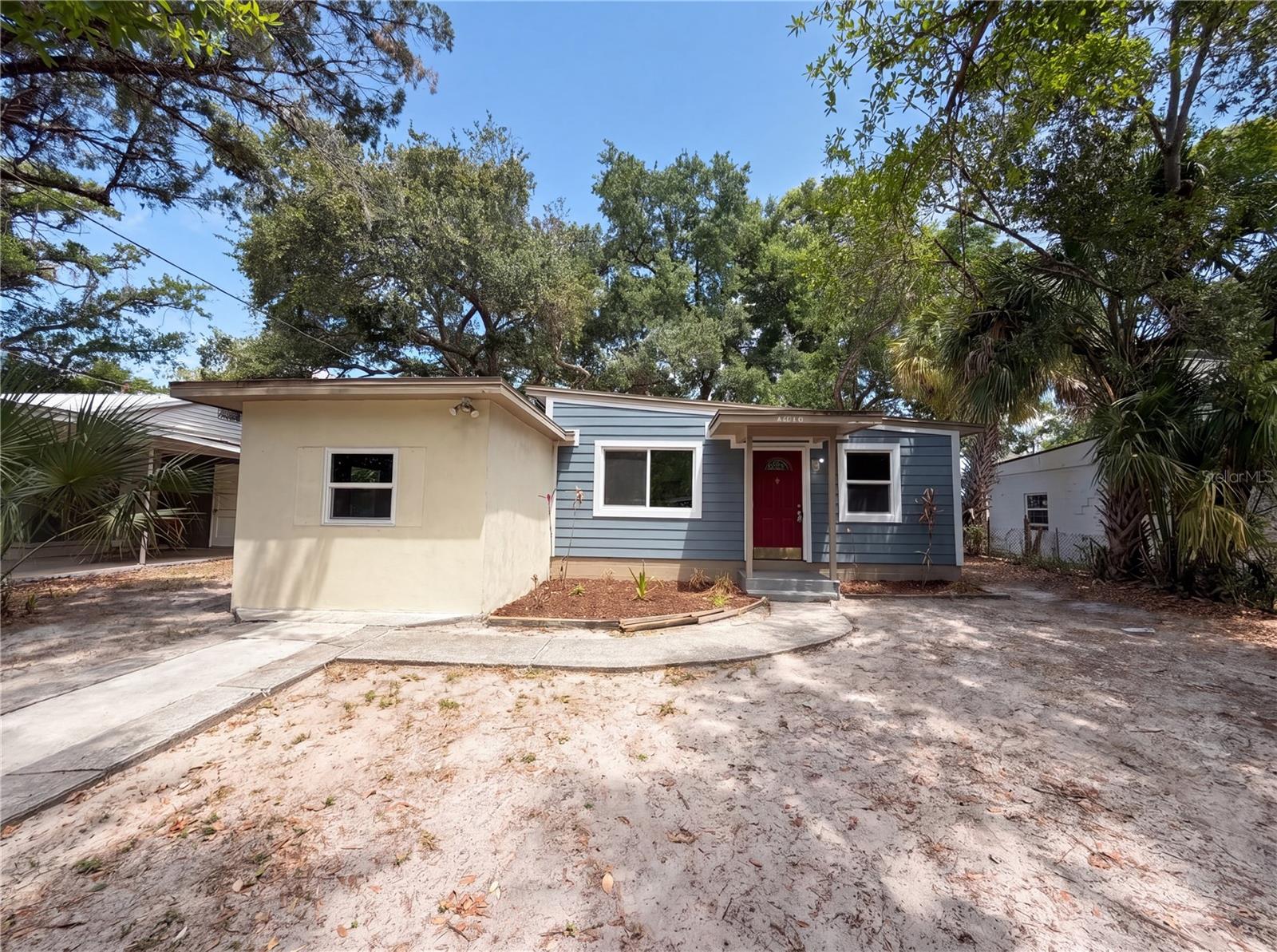 4010 E PARIS ST Property Photo 1