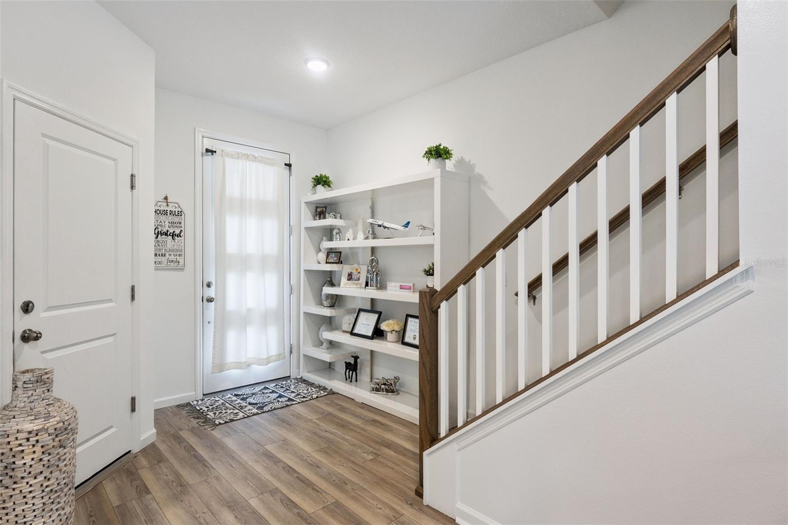 914 Spring Palms Loop Property Photo 3