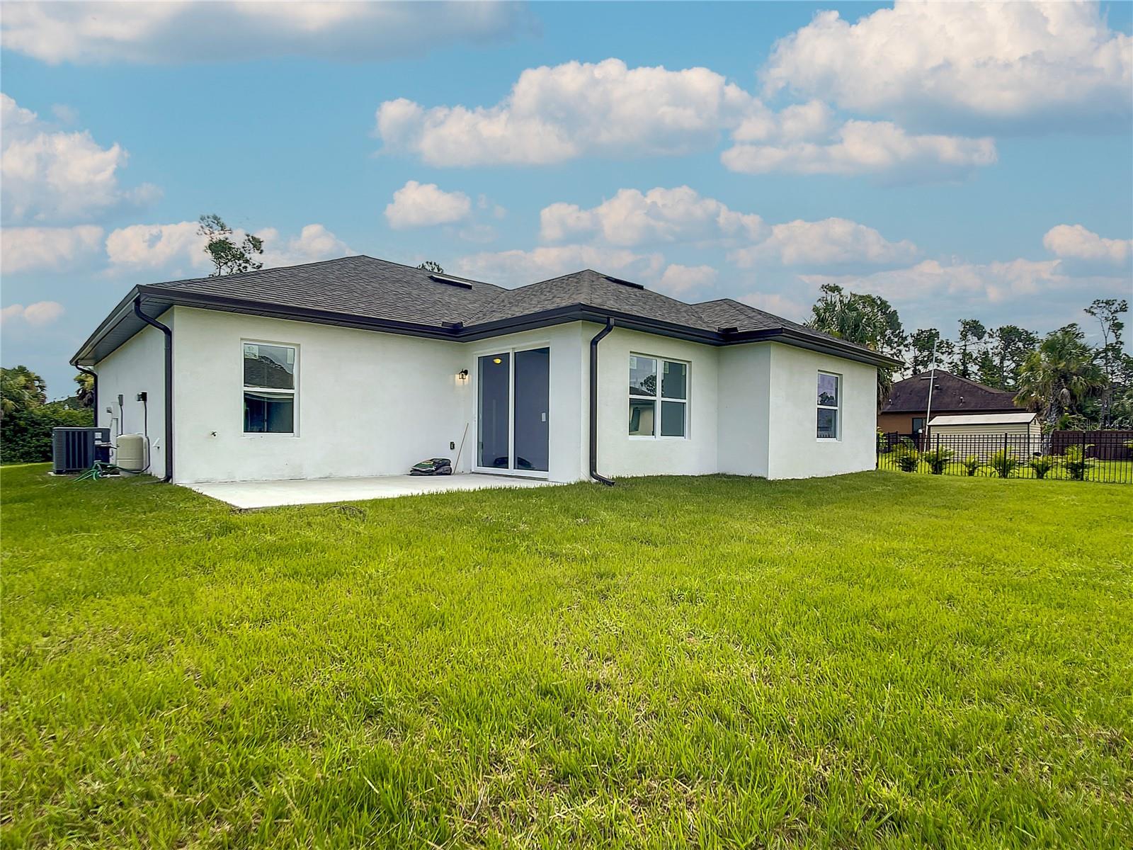 14210 Luxo Ave Property Photo 16