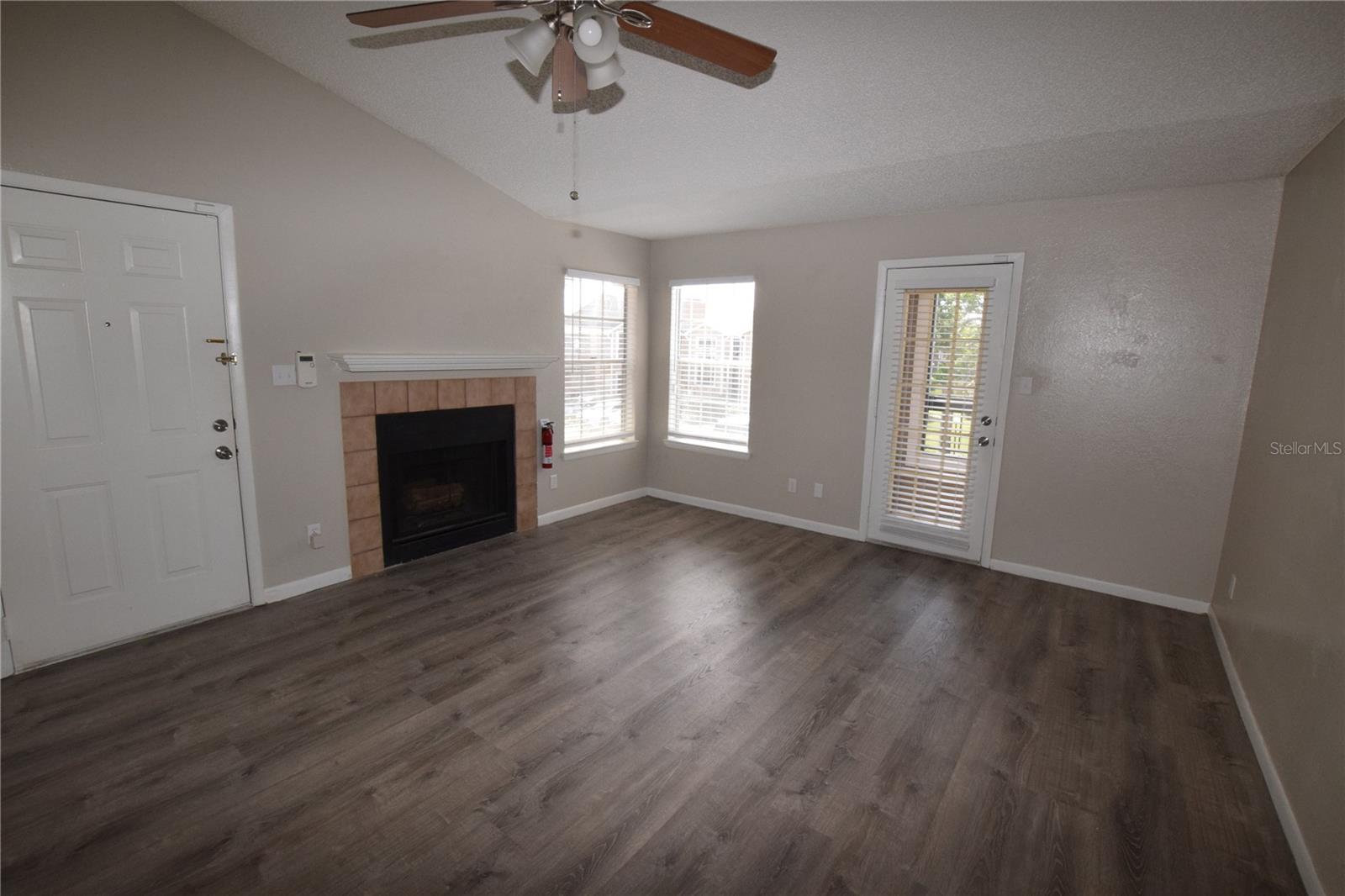 5533 Chrishire Way #f201 Property Photo 6