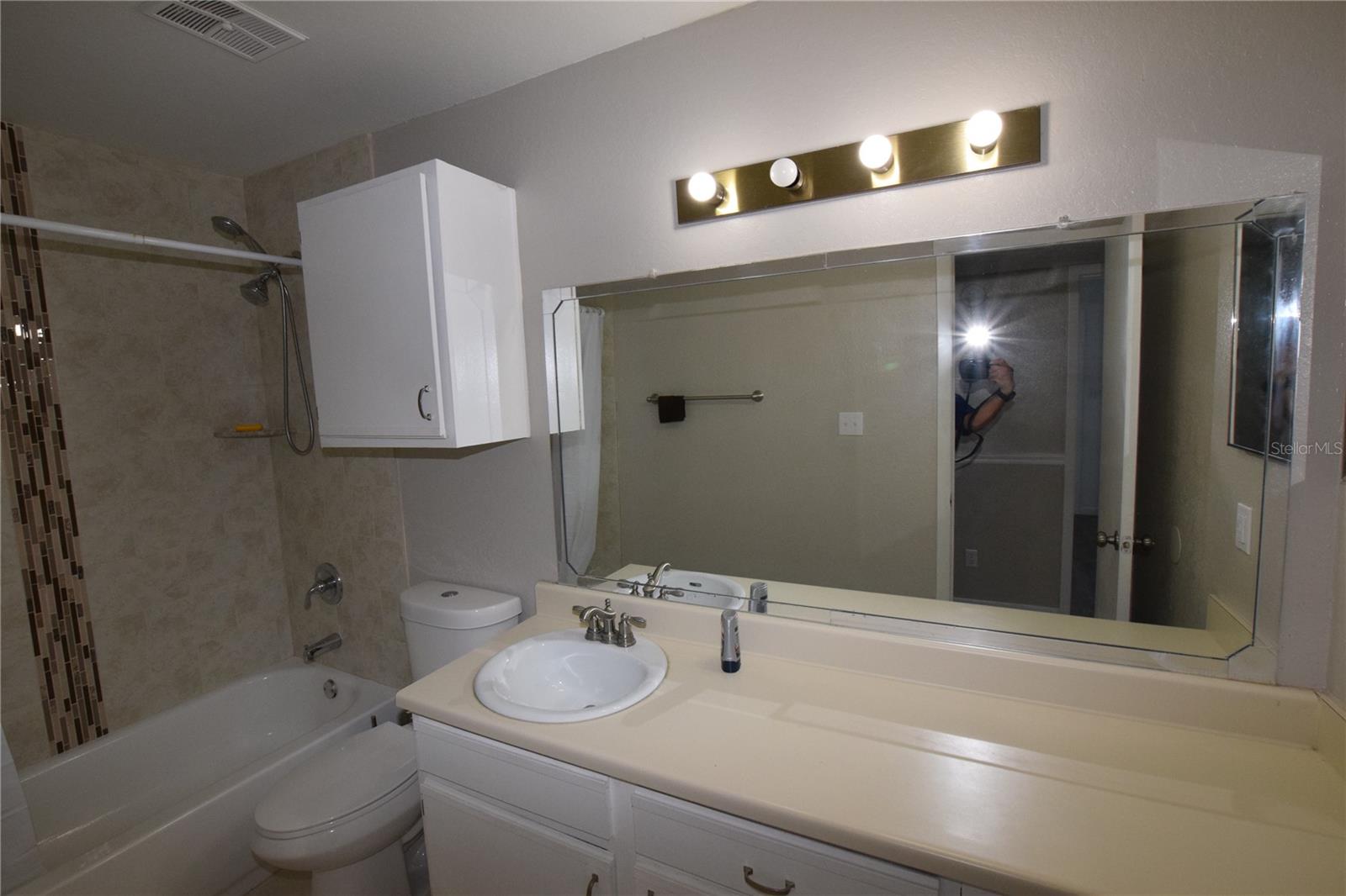 5533 Chrishire Way #f201 Property Photo 10