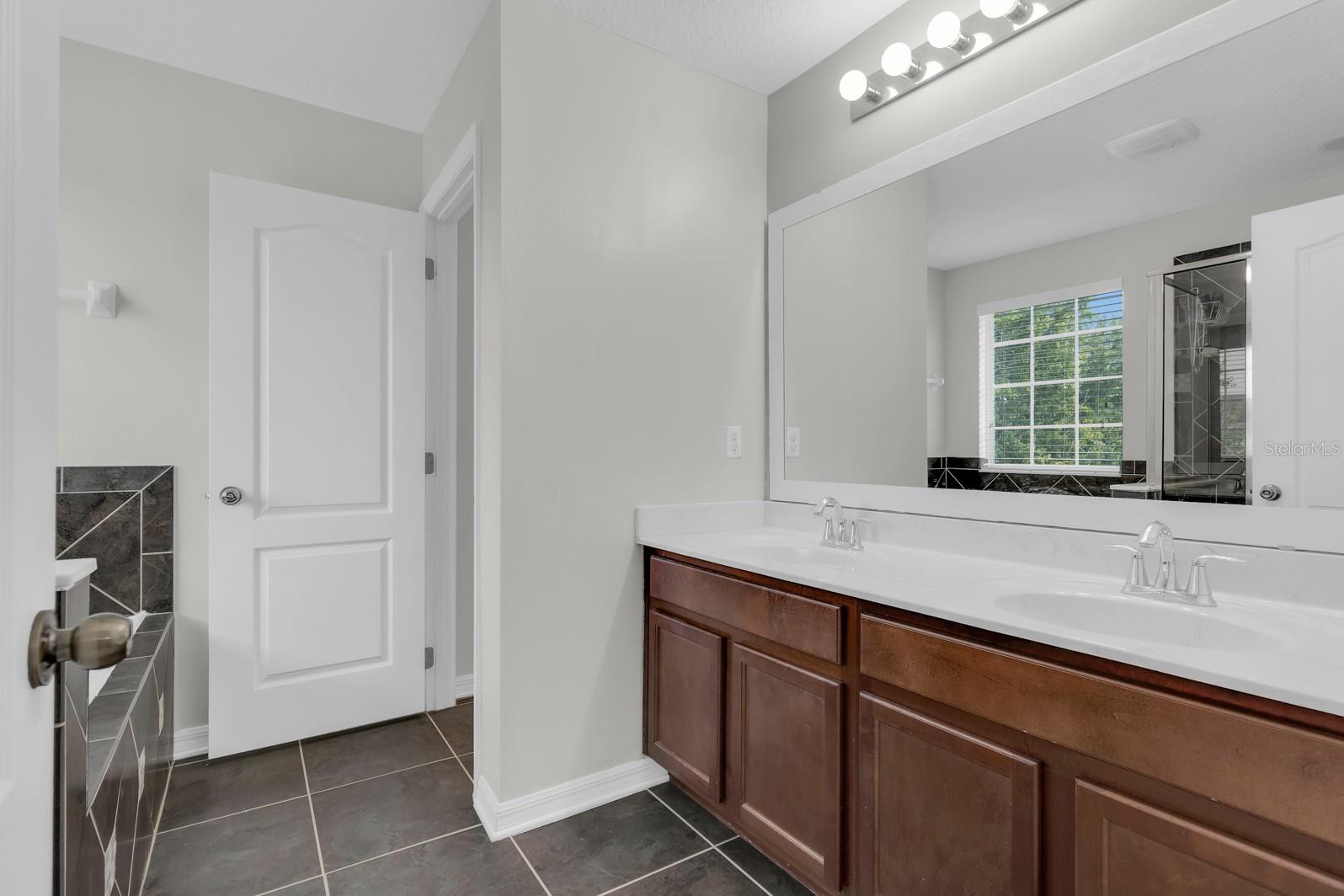 2726 River Landing Dr Property Photo 14