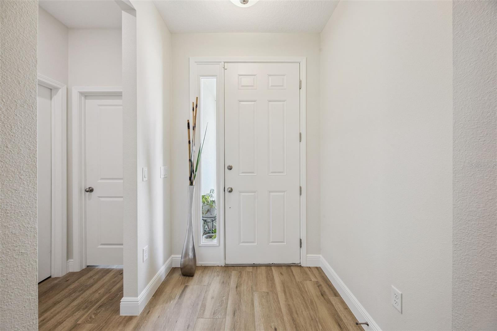 2101 Axel St Property Photo 7