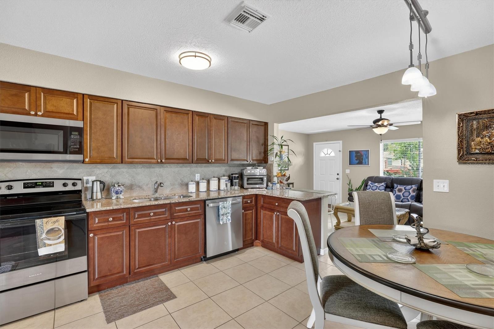 3804 Janie Ct Property Photo 6