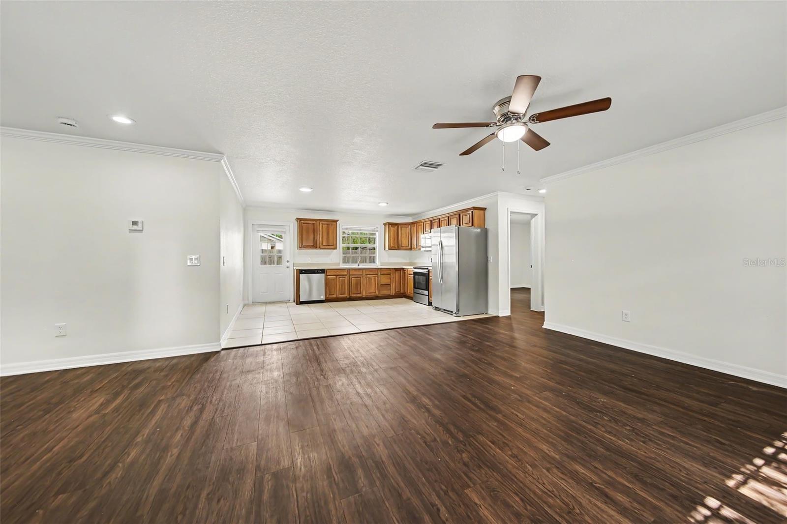 245 Oak Run Ct Property Photo 4