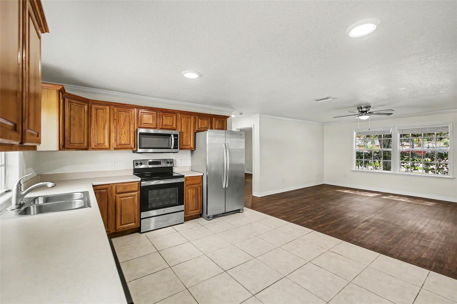245 Oak Run Ct Property Photo 5
