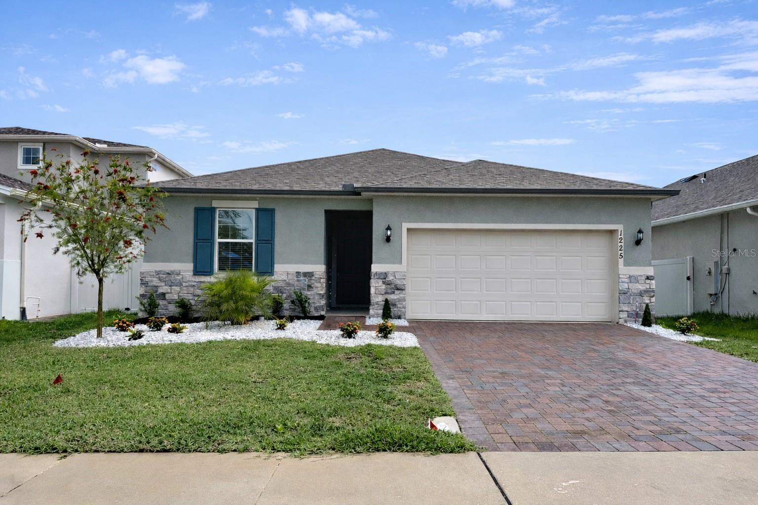 1225 Fox Hedge Ln Property Photo 1