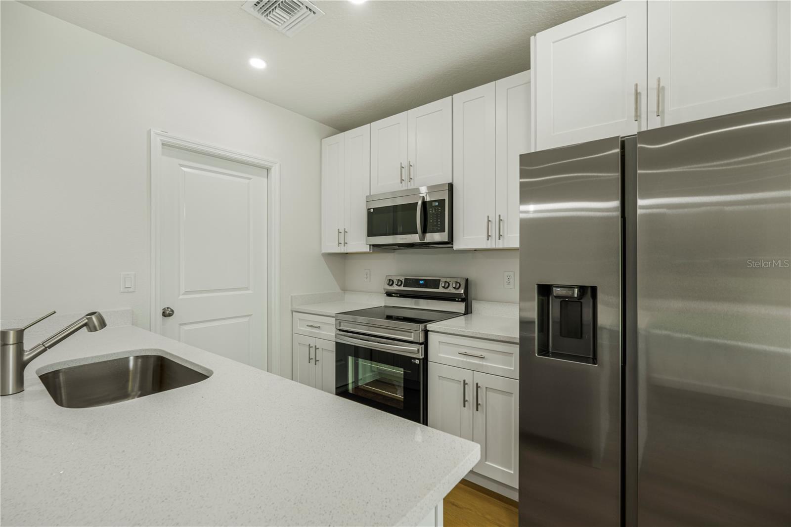 525-526 Pine Lane Property Photo 13