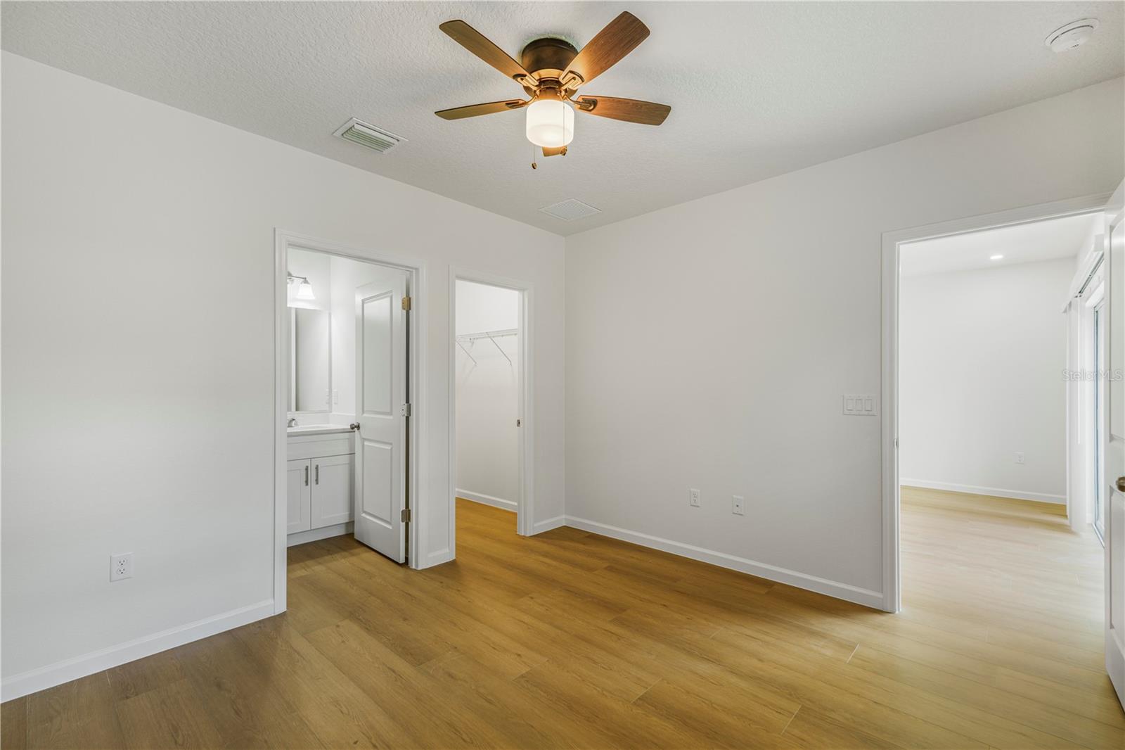 525-526 Pine Lane Property Photo 14