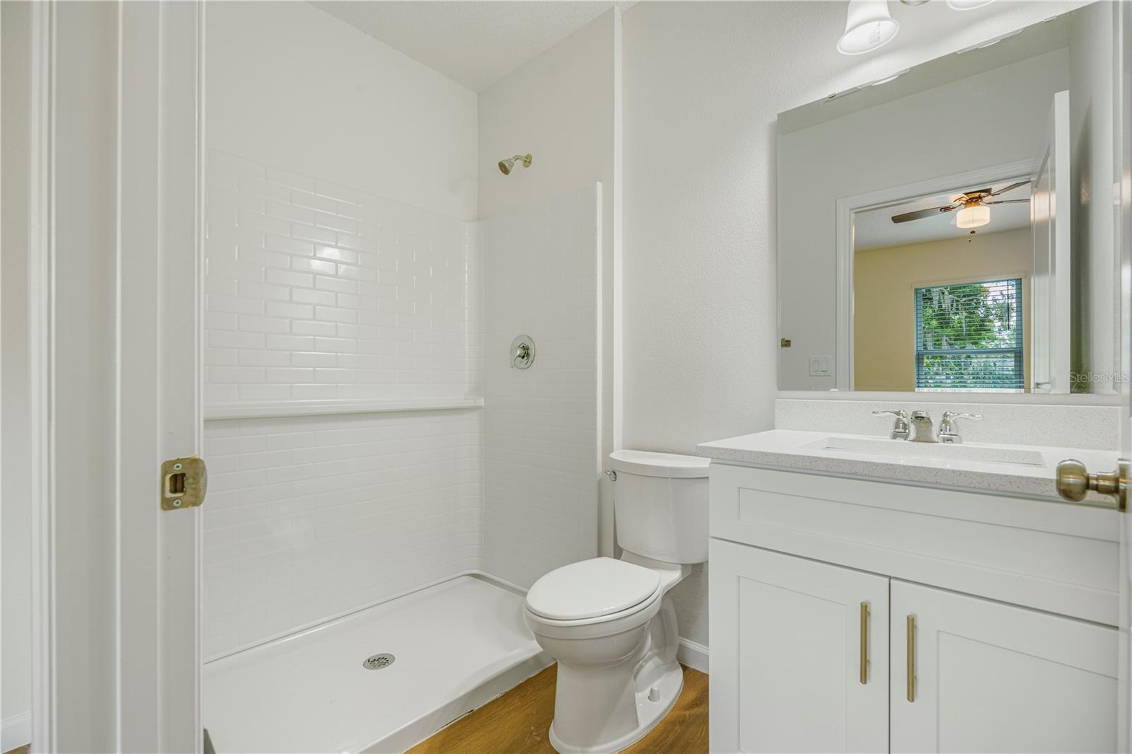525-526 Pine Lane Property Photo 15