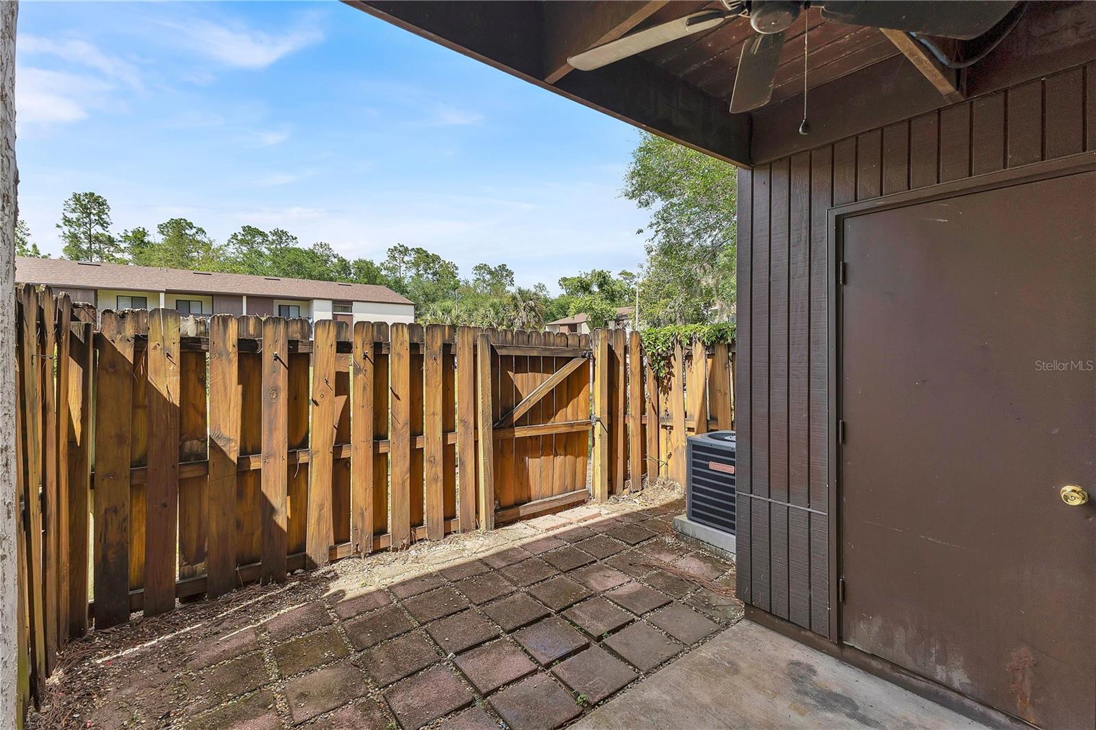 1329 Windsor Dr Property Photo 14