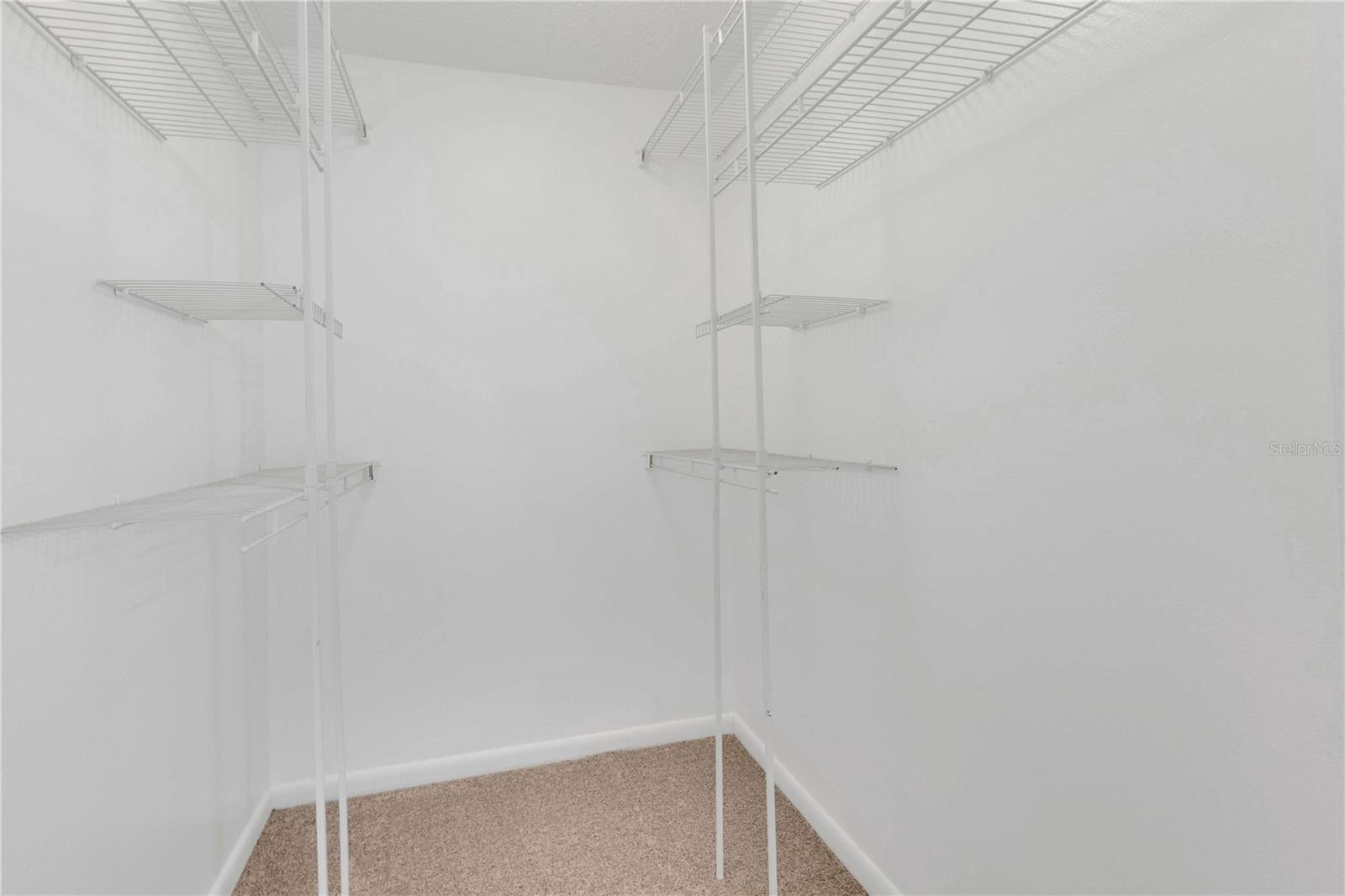 1329 Windsor Dr Property Photo 27