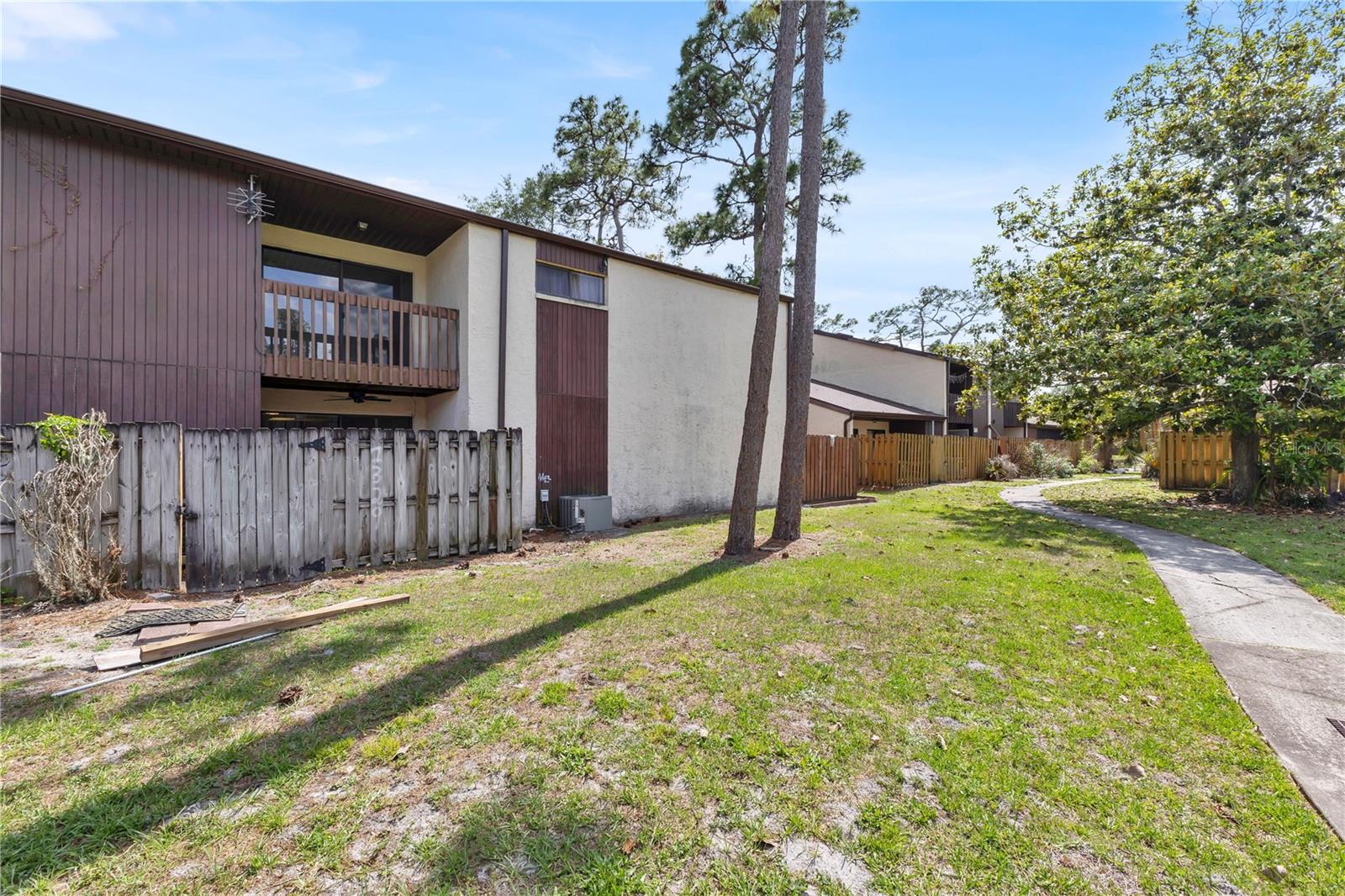 1329 Windsor Dr Property Photo 32