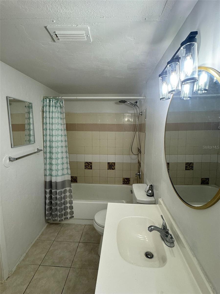 1908 Lake Atriums Cir #14 Property Photo 8