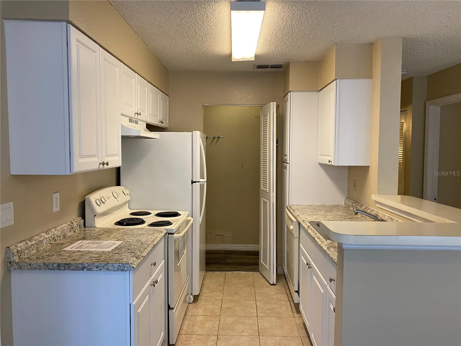 1057 S Hiawassee Rd #1912 Property Photo 6